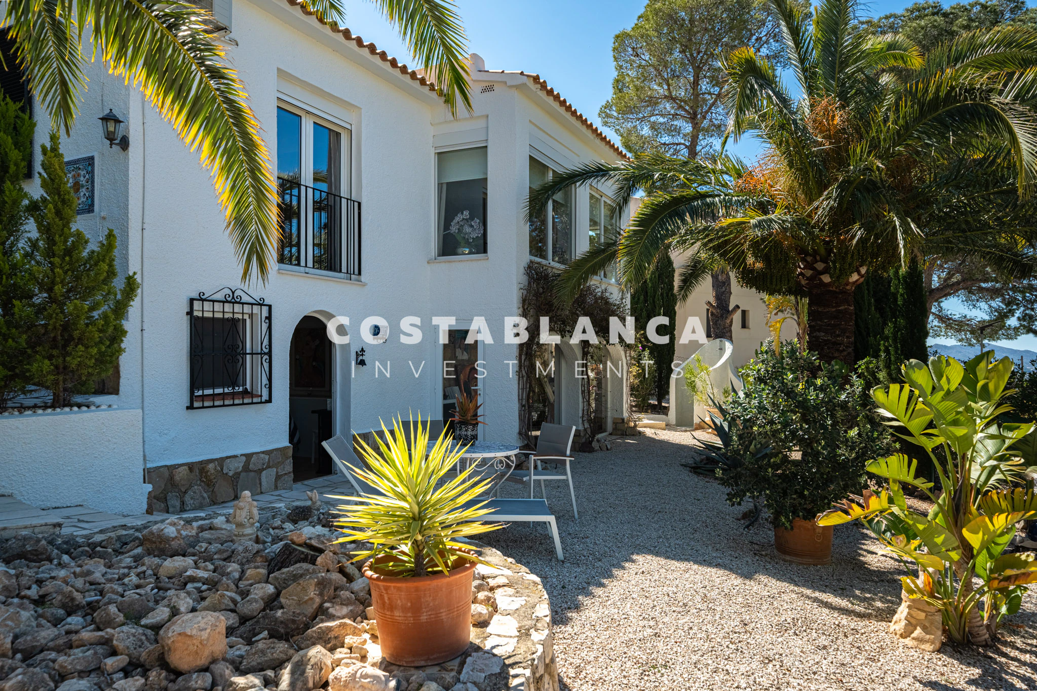Peaceful Mediterranean Villa with Flat Plot and Open Views for sale in Altea