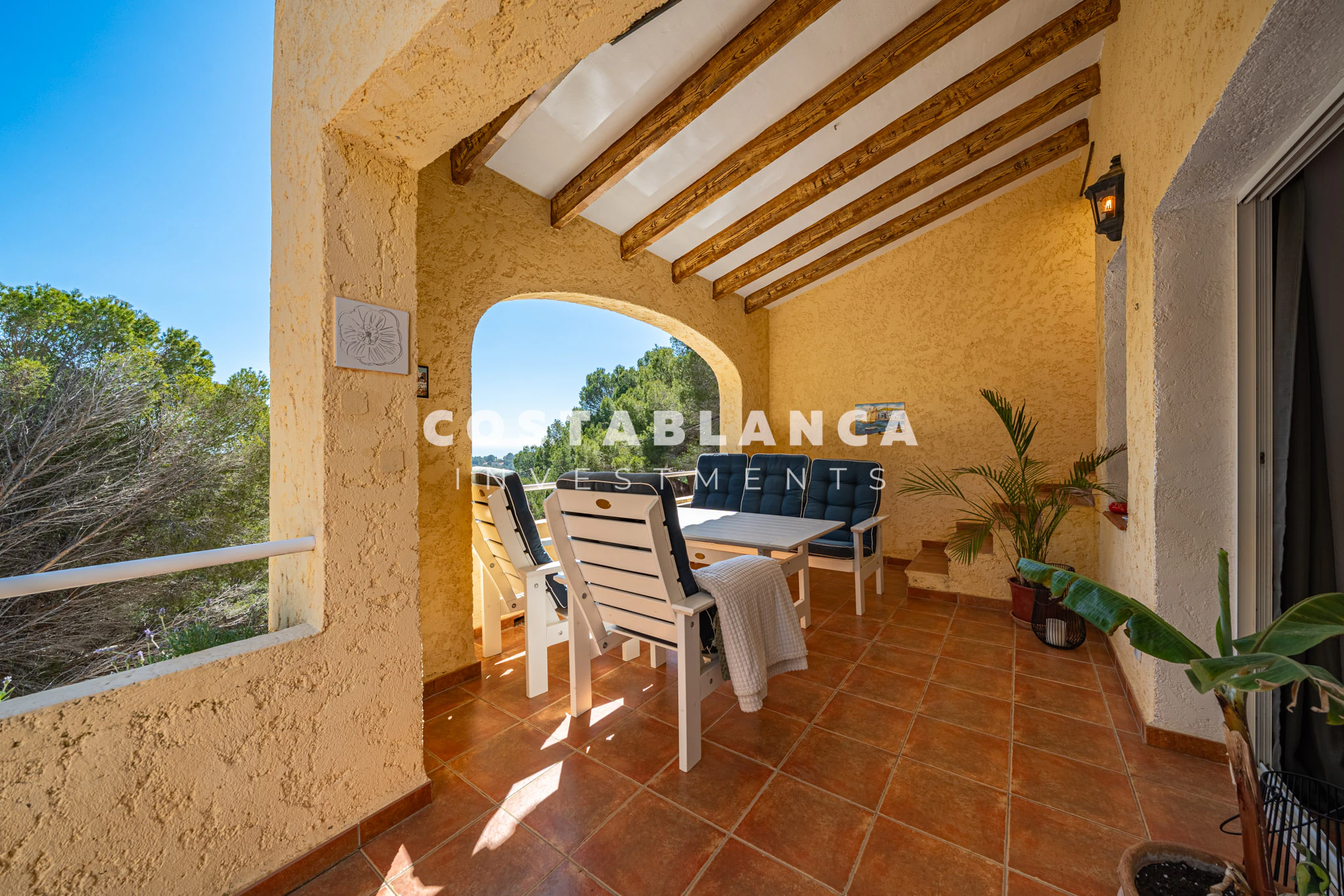 Villa privée avec vue sur la mer sur un terrain de 2 120 m2 à vendre à Altea