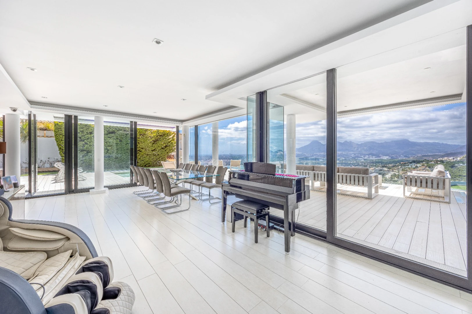 Modern Villa with Infinity Pool for Sale in Altea Hills