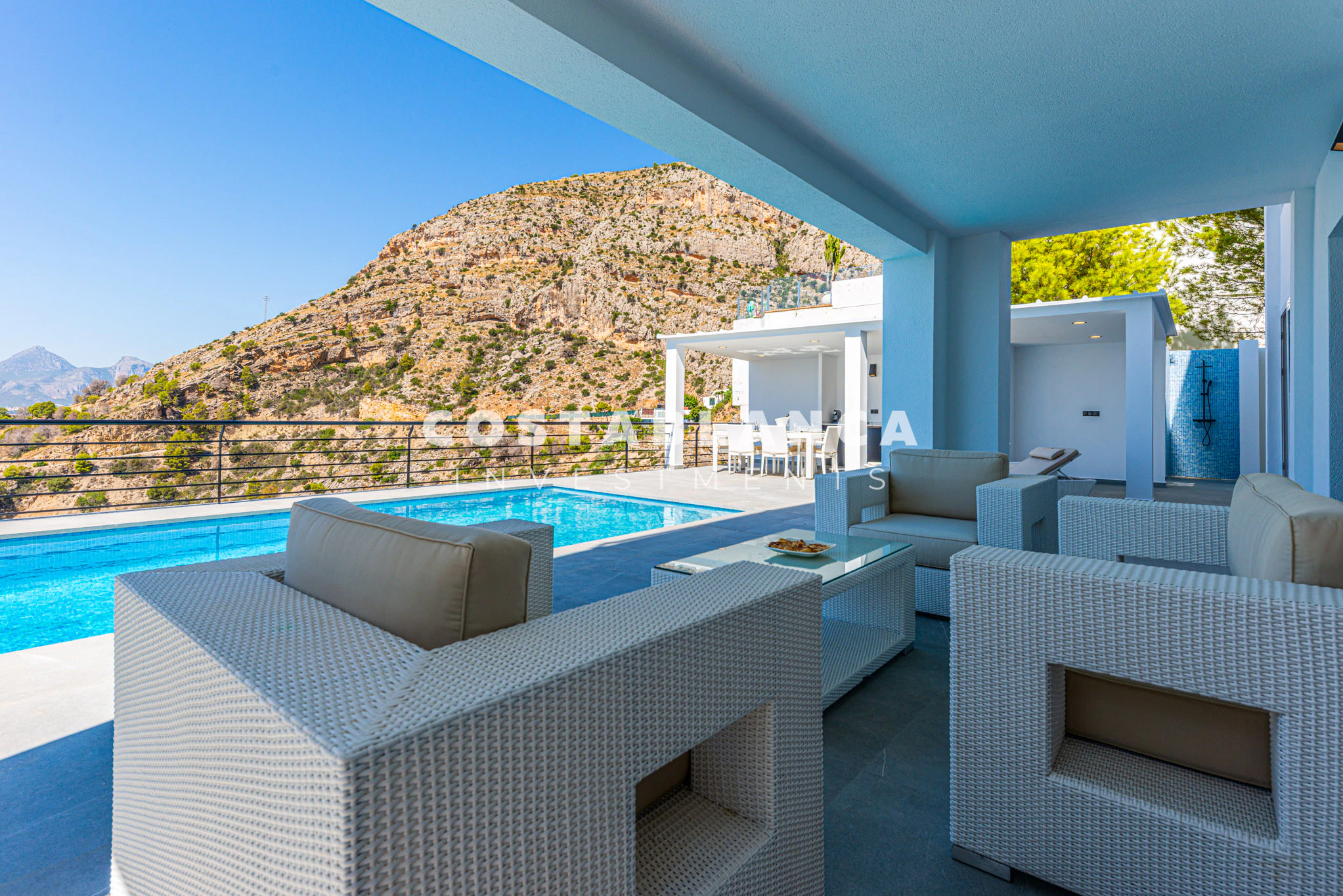 Designer Villa met Infinity Uitzichten over de Costa Blanca Te Koop In Altea Hills