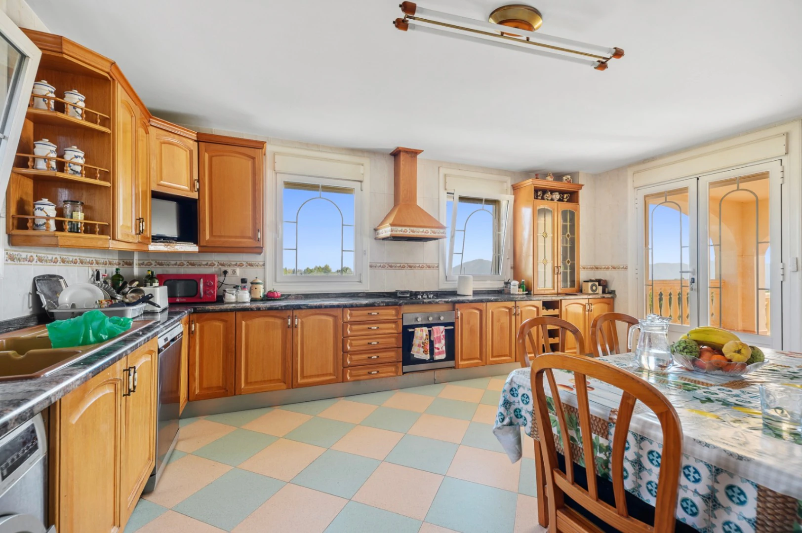 Villa for sale in Benidorm with sea Views and large Plot
