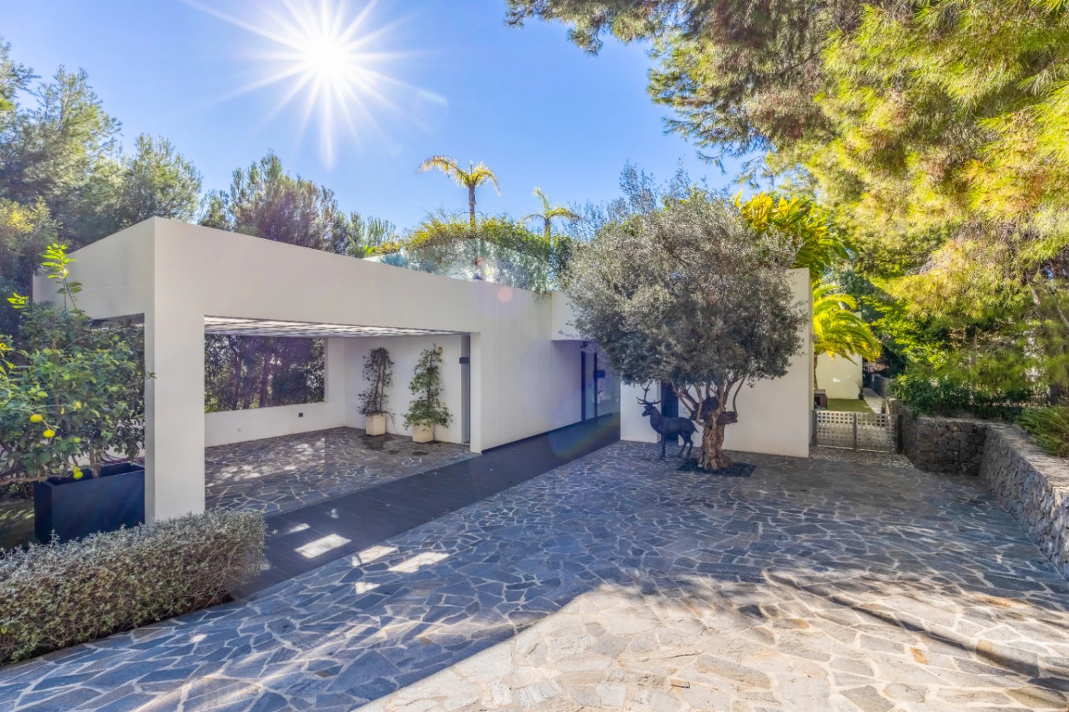 Exclusive Villa in Altea La Vella with a Roof deck and sea Views for sale