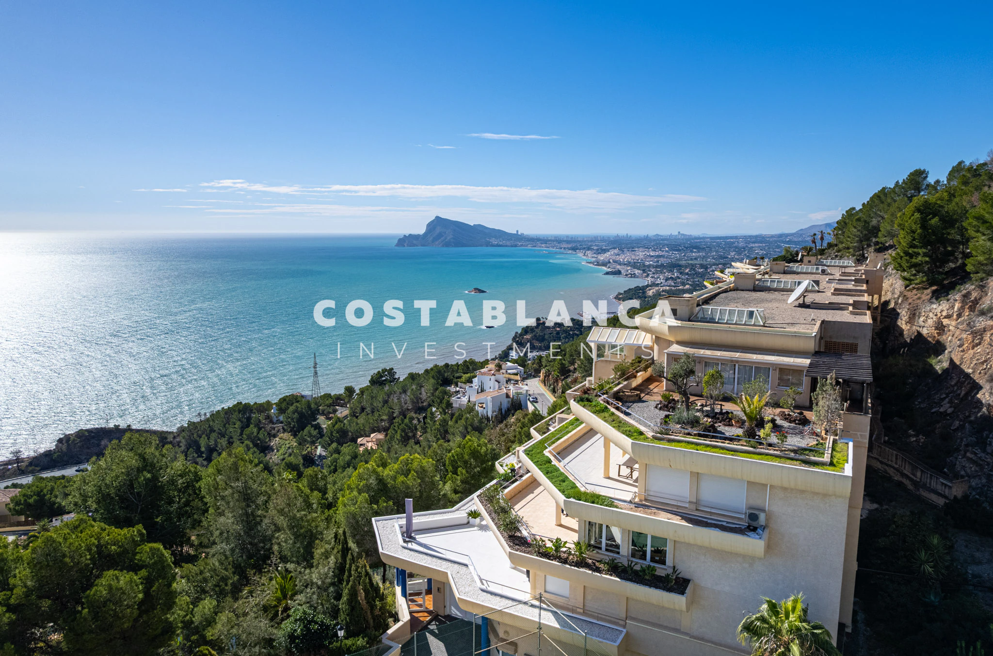 Luksusowe mieszkanie z panoramicznymi widokami i tarasem w Altea Hills