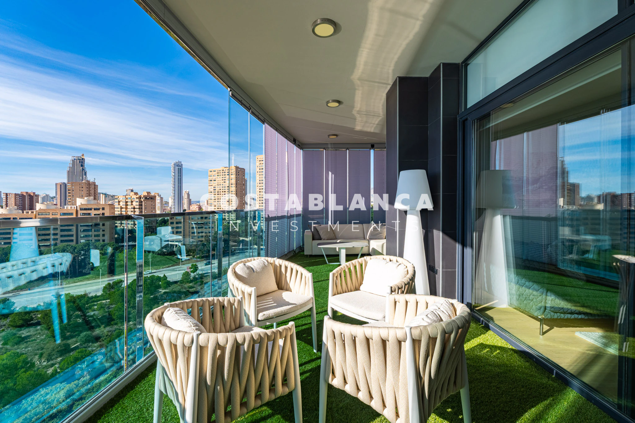 Moderne Luxuswohnung mit Meerblick zum Verkauf in Sunset Drive, Benidorm