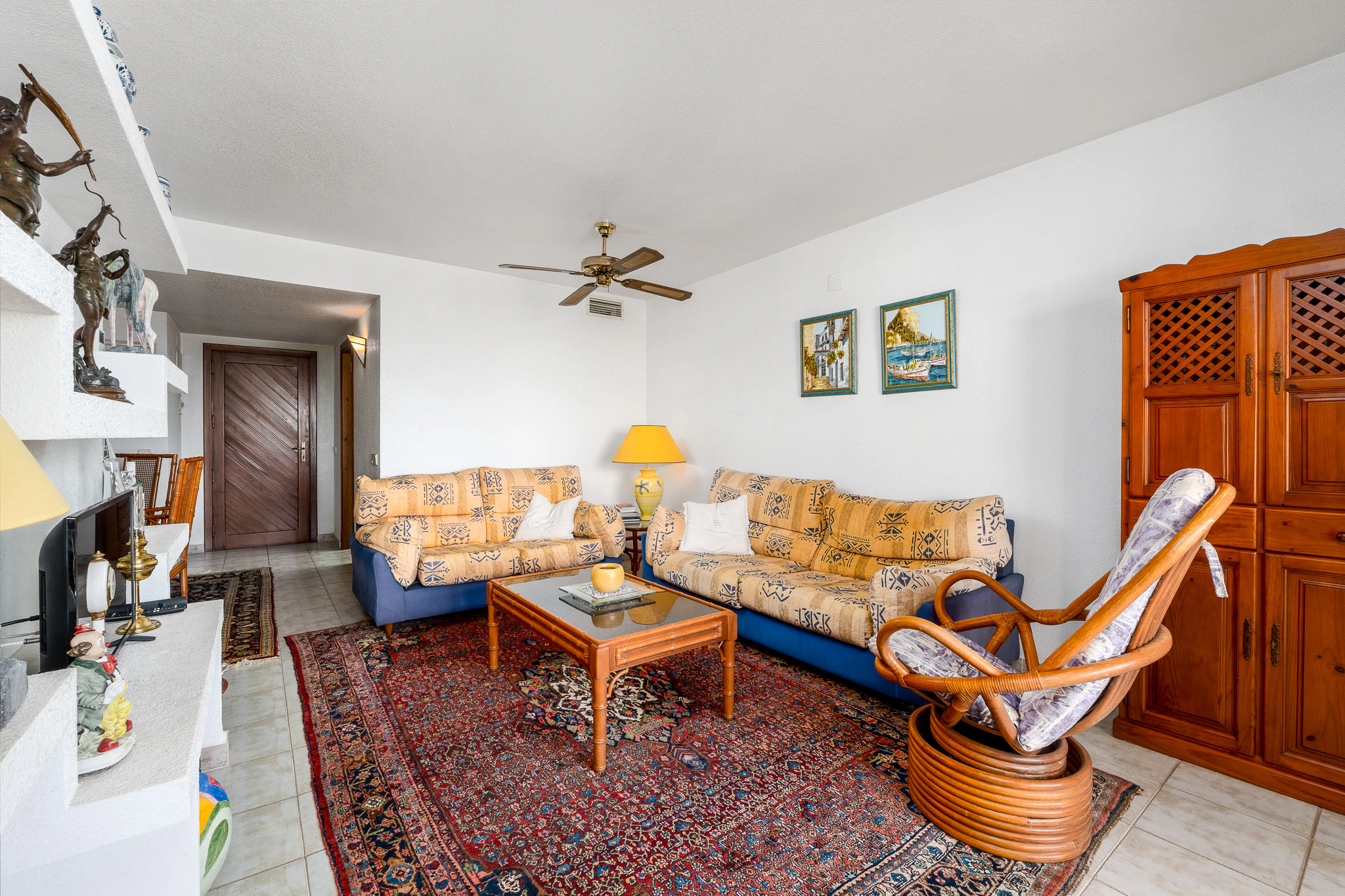 Atemberaubende Wohnung mit Meerblick im Herzen der Marina Campomanes