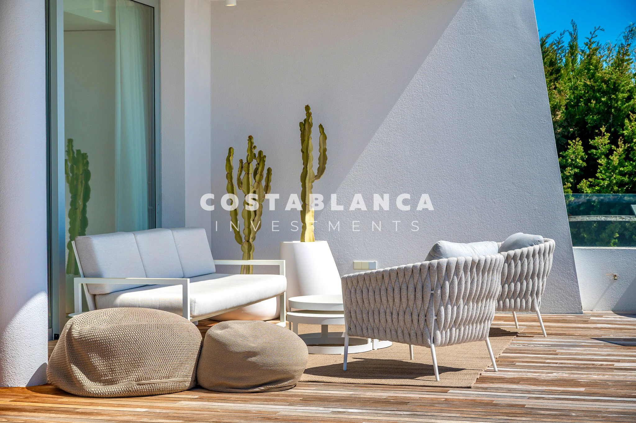 Luxury Penthouse with Panoramic Sea & Mountain Views for sale in Altea La Vella