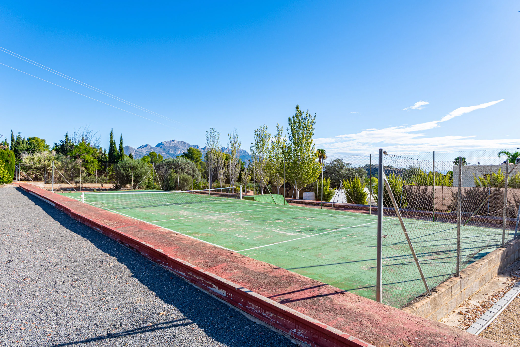Spacious Villa With Sports Areas, Guest Apartment for sale in Polop