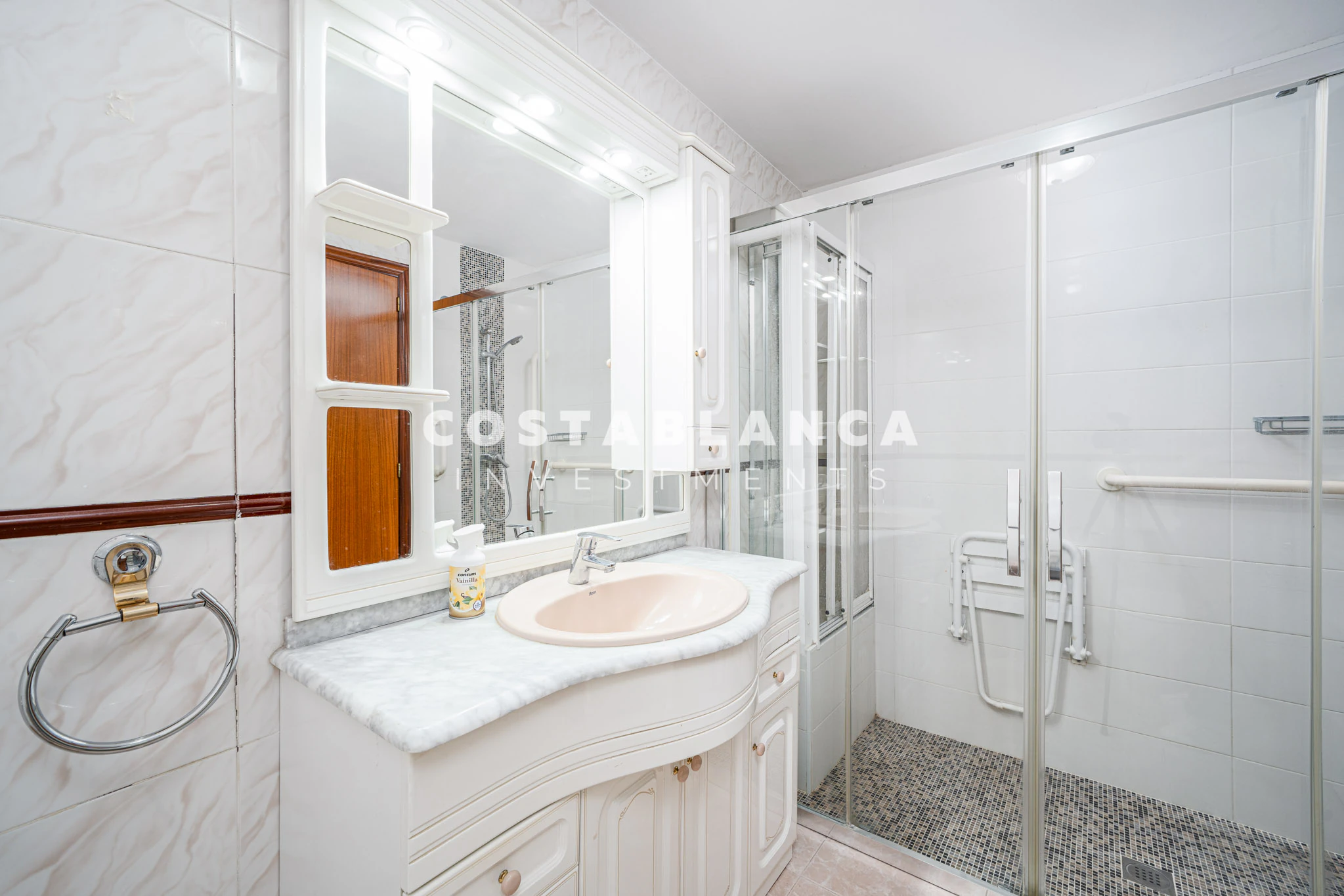 High Ceiling Apartment for sale in Alfaz del Pi