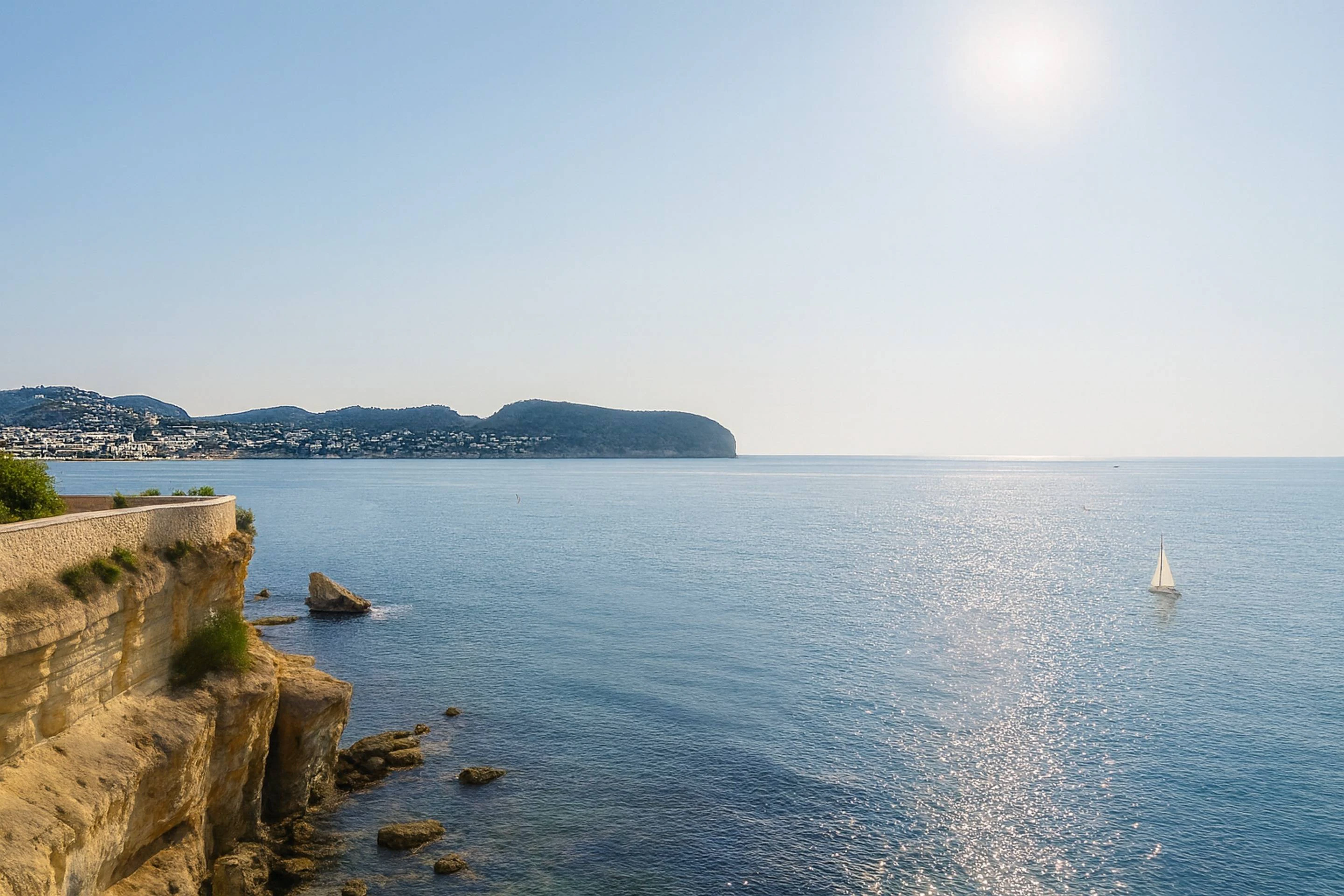 Villa Andrago Residencia Contemporánea Mediterránea en Primera Línea a la Venta en Moraira