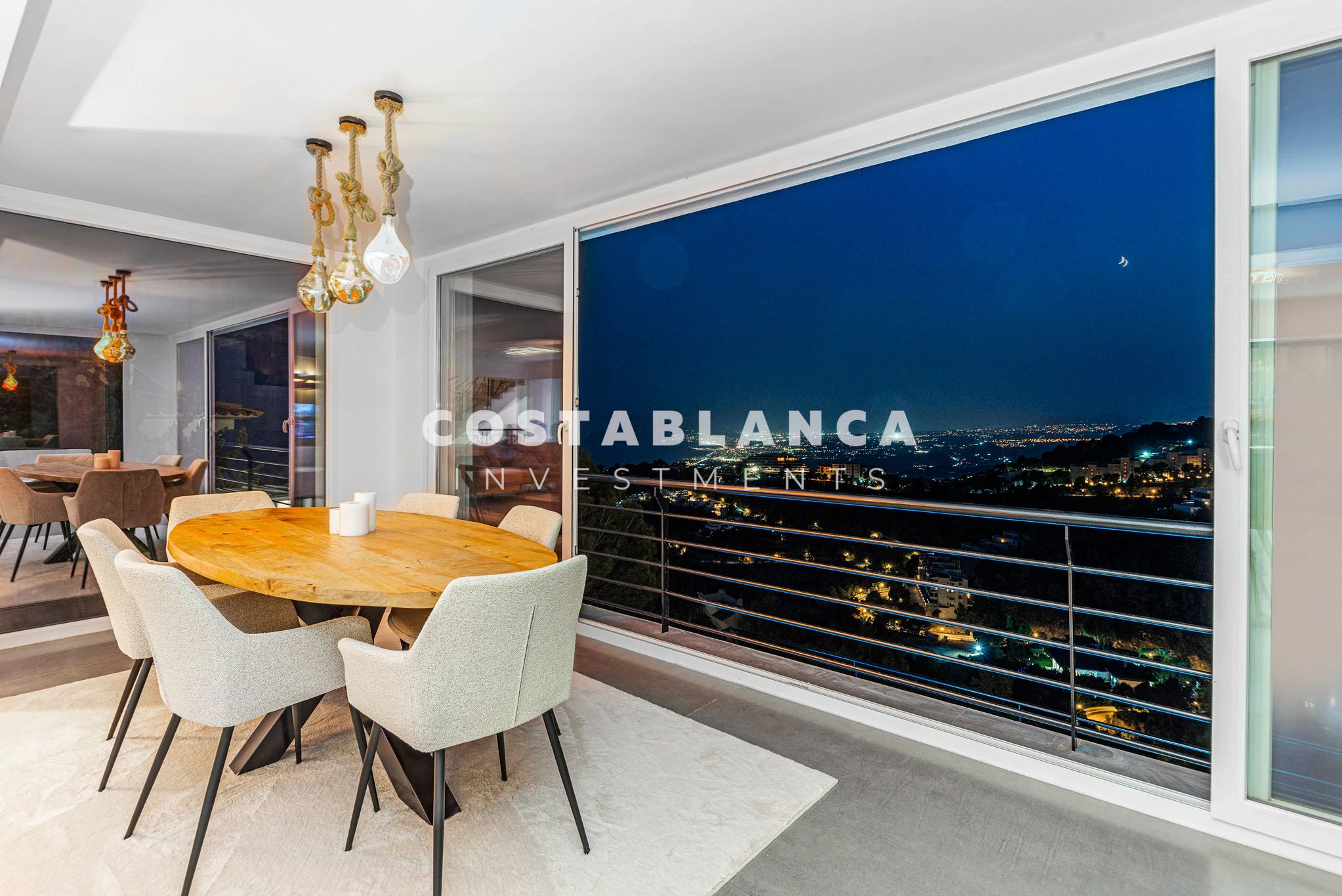 Designer Villa met Infinity Uitzichten over de Costa Blanca Te Koop In Altea Hills