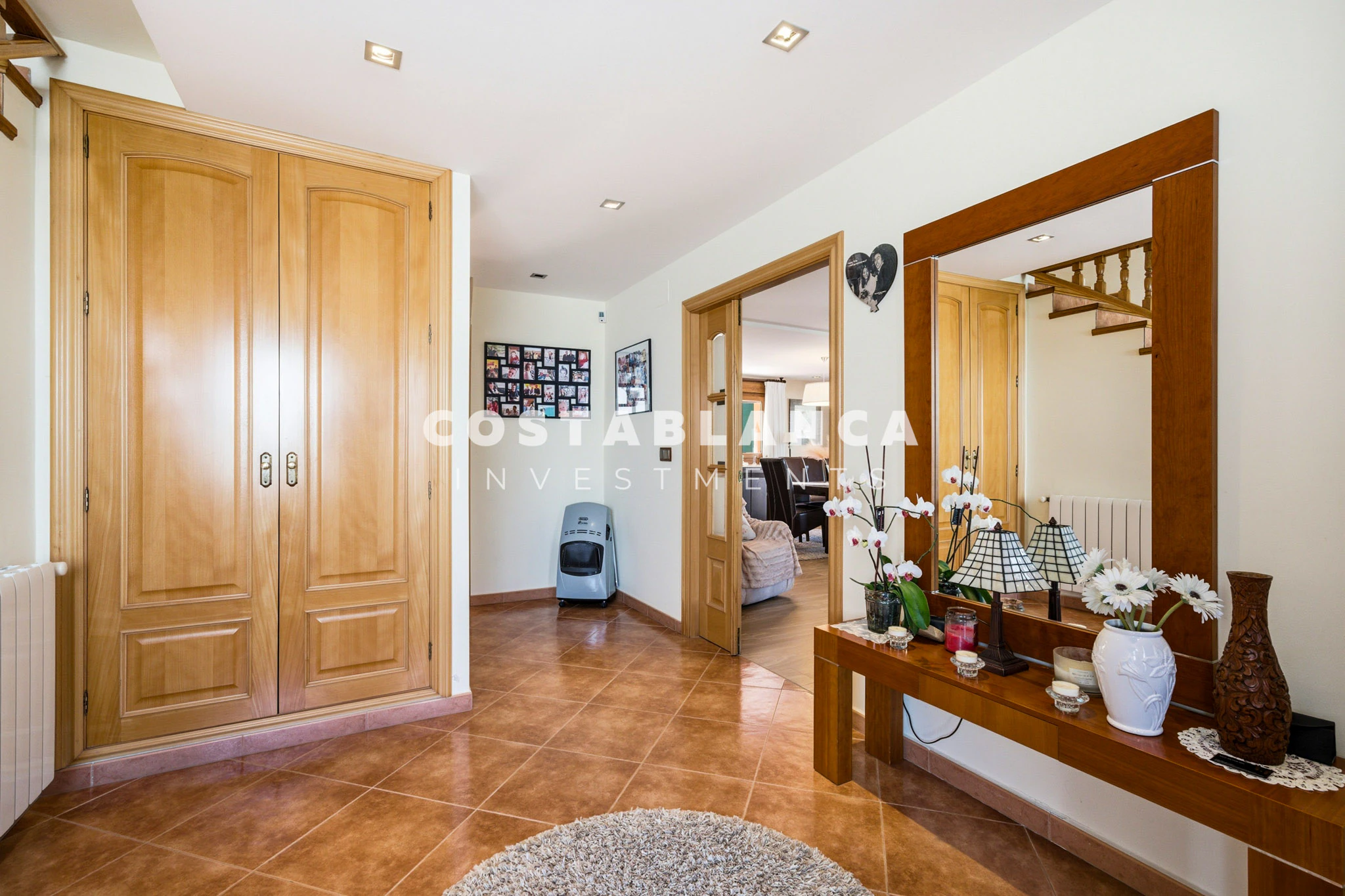 Luxuriöse mediterrane Villa zum Verkauf in Benidorm mit Garten, Terrassen und Privatsphäre