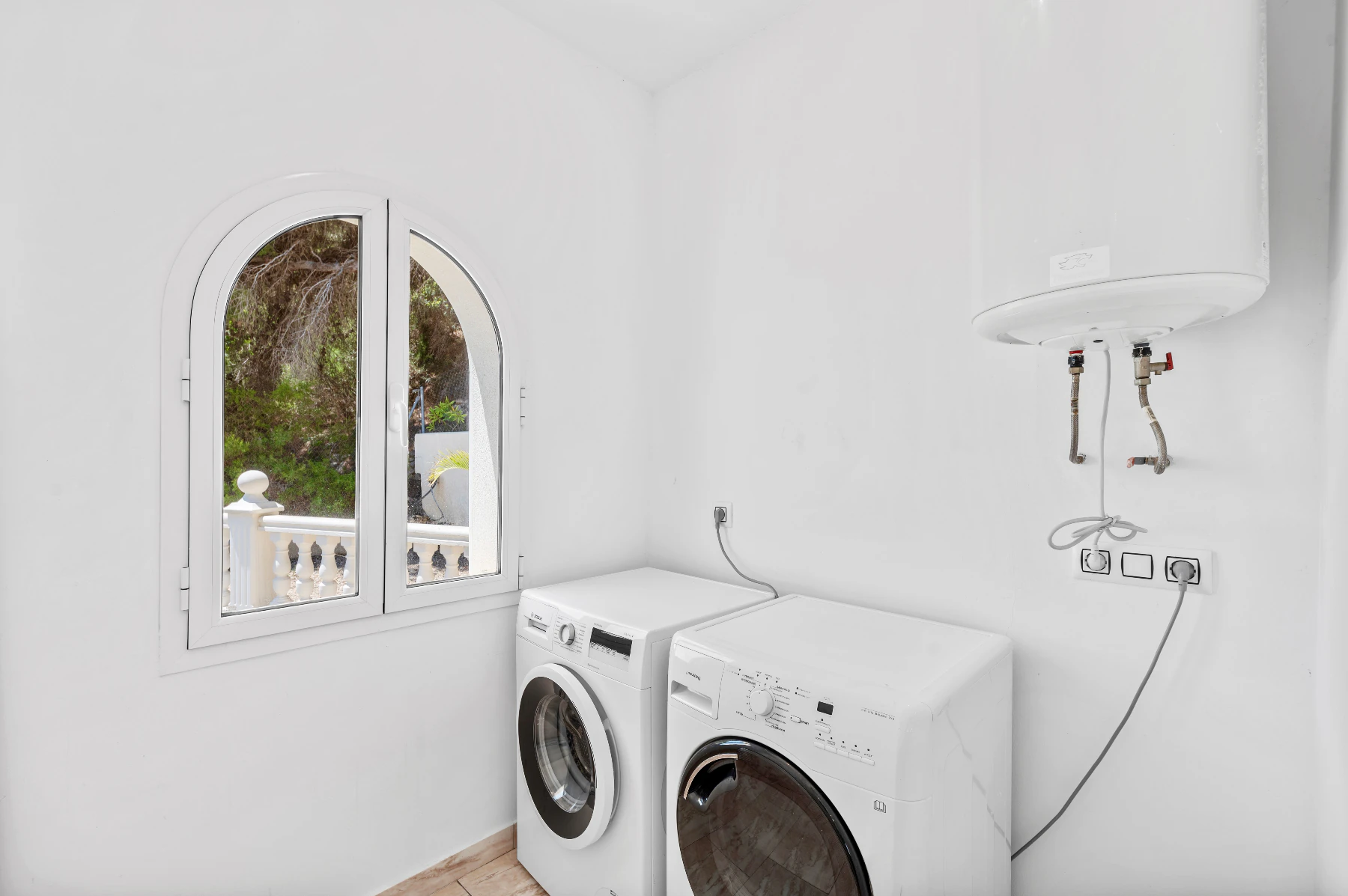 STUNNING MEDITERRANEAN VILLA FOR SALE IN CALPE WITH PANORAMIC SEA AND MOUNTAIN VIEWS