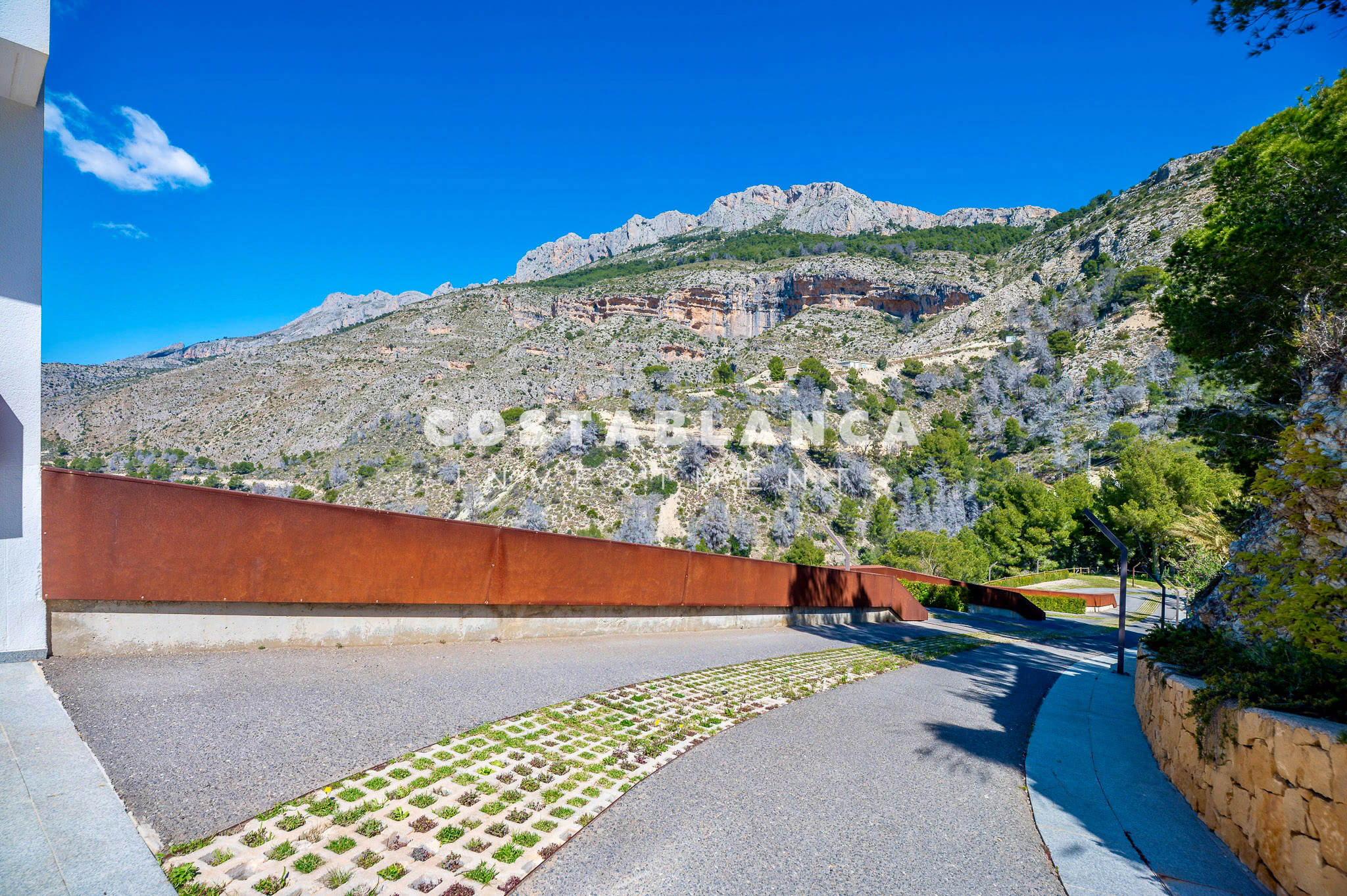 Luxury Penthouse with Panoramic Sea & Mountain Views for sale in Altea La Vella