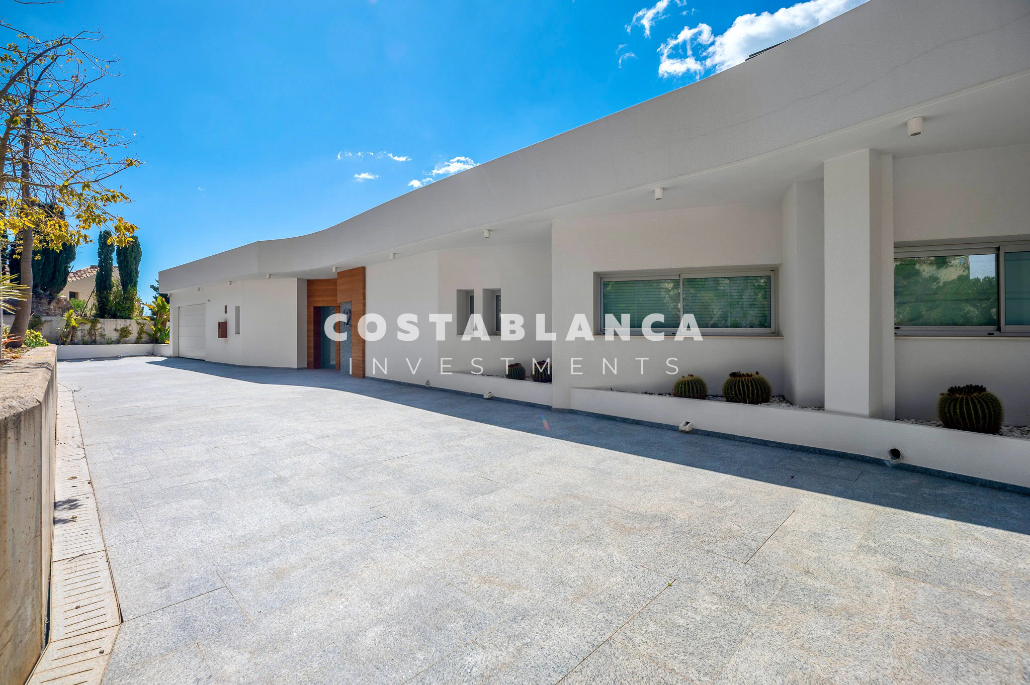 Luxury Penthouse with Panoramic Sea & Mountain Views for sale in Altea La Vella