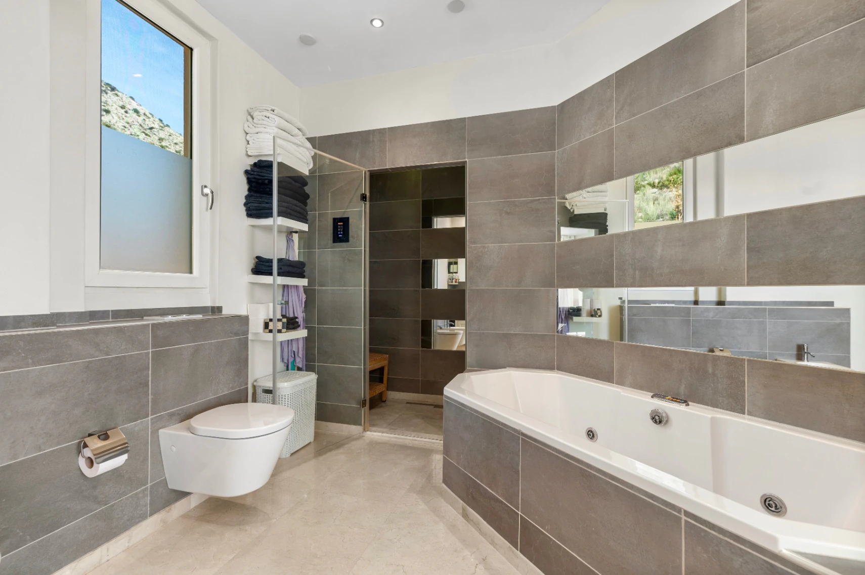 Luxe villa met 7 slaapkamers te koop in Altea met panoramisch uitzicht