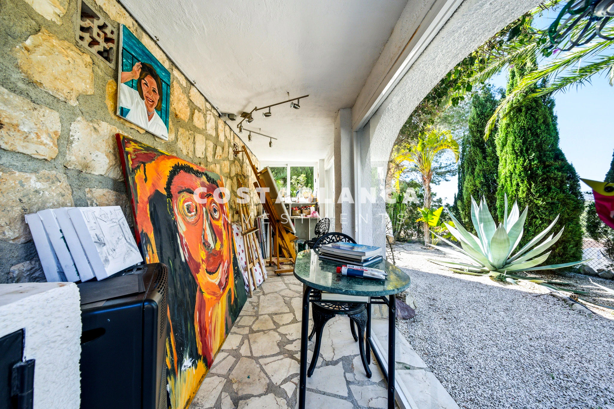 Peaceful Mediterranean Villa with Flat Plot and Open Views for sale in Altea