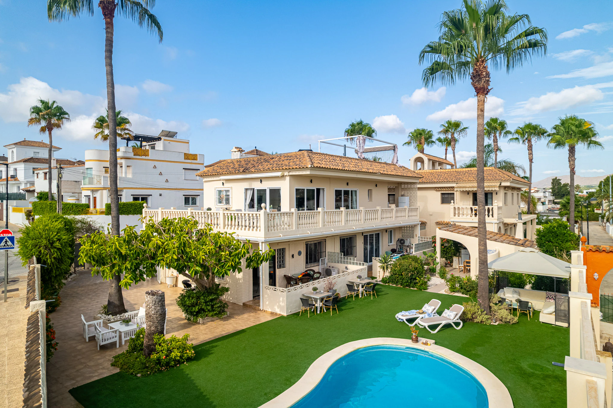 Vaste villa de 7 unités au cœur d'Albir avec piscine et vues sur la montagne