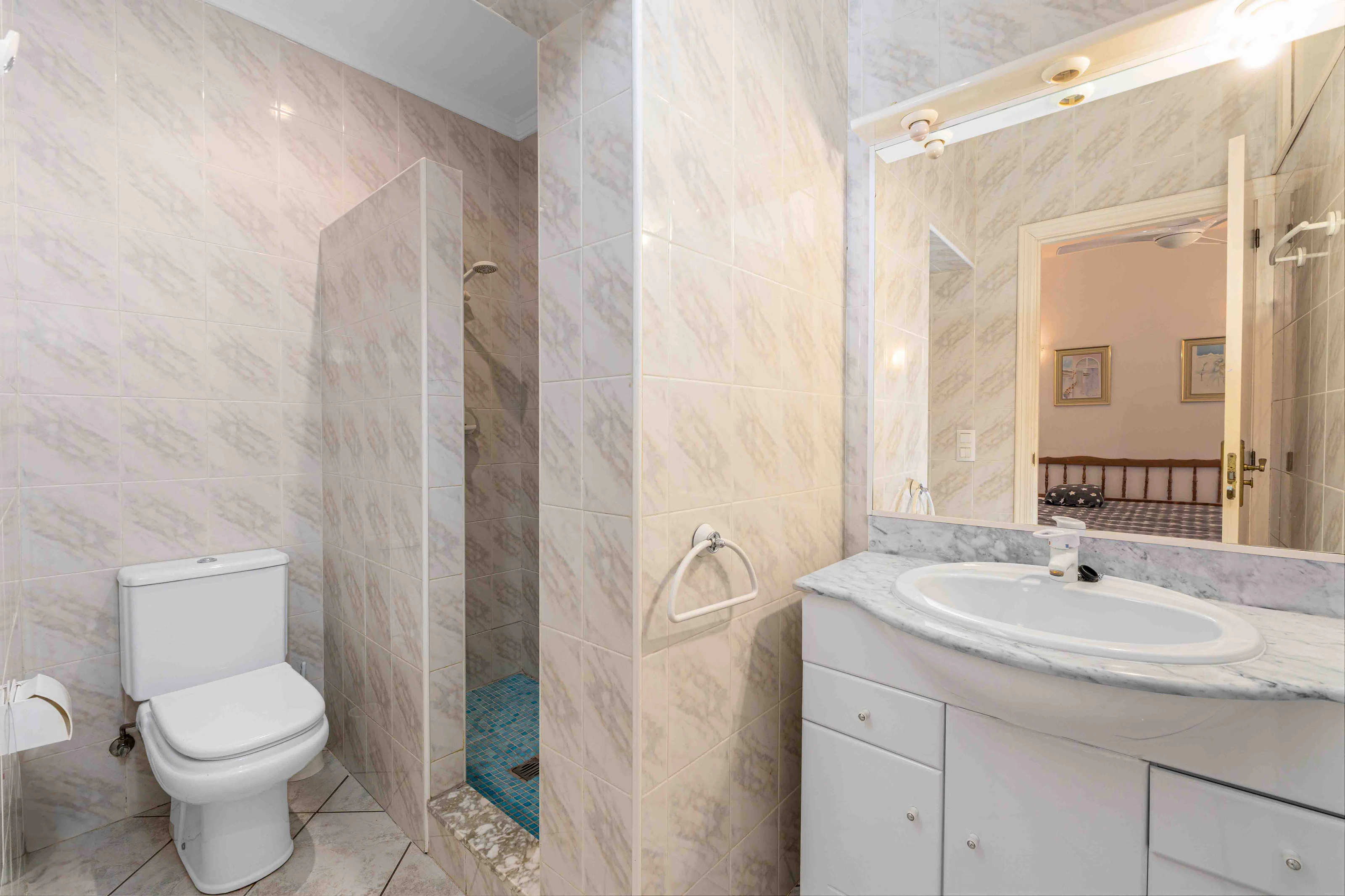 Willa na sprzedaż w Calpe na działce prawie 6 000 m² z kortem tenisowym