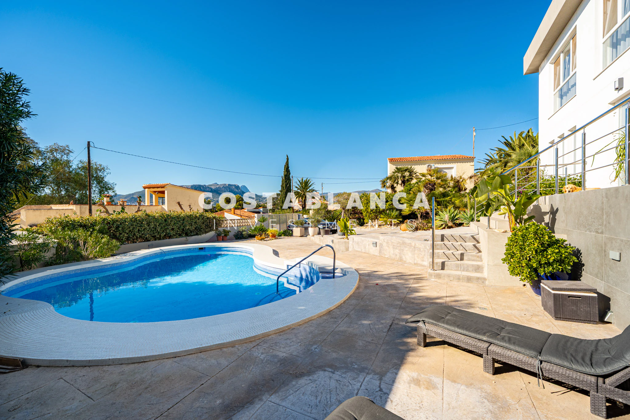 Villa moderne élégante avec piscine privée et suite principale à vendre à Calpe