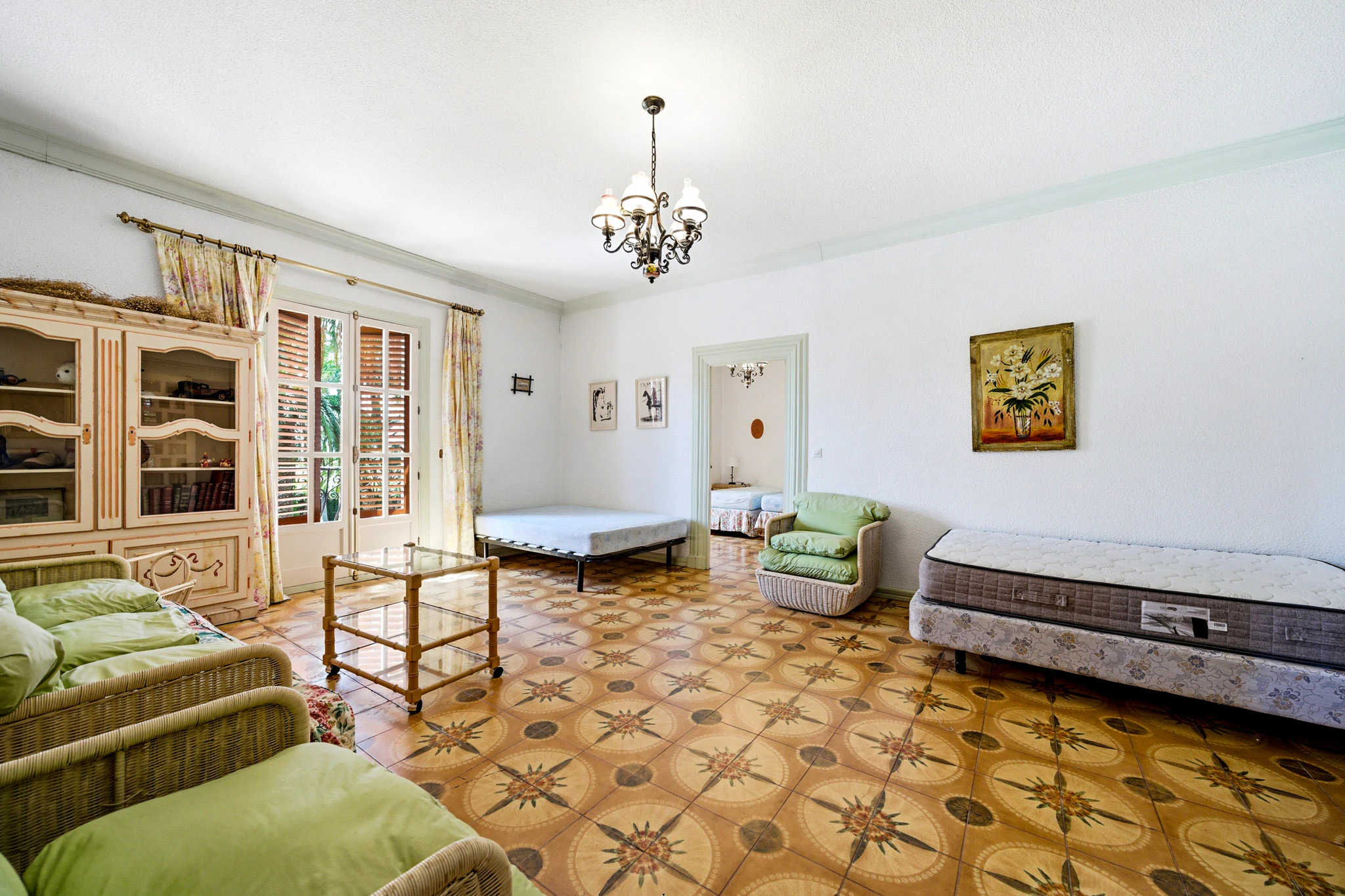 Exclusive Mediterranean Estate with Vineyards and Lakes for sale in Novelda