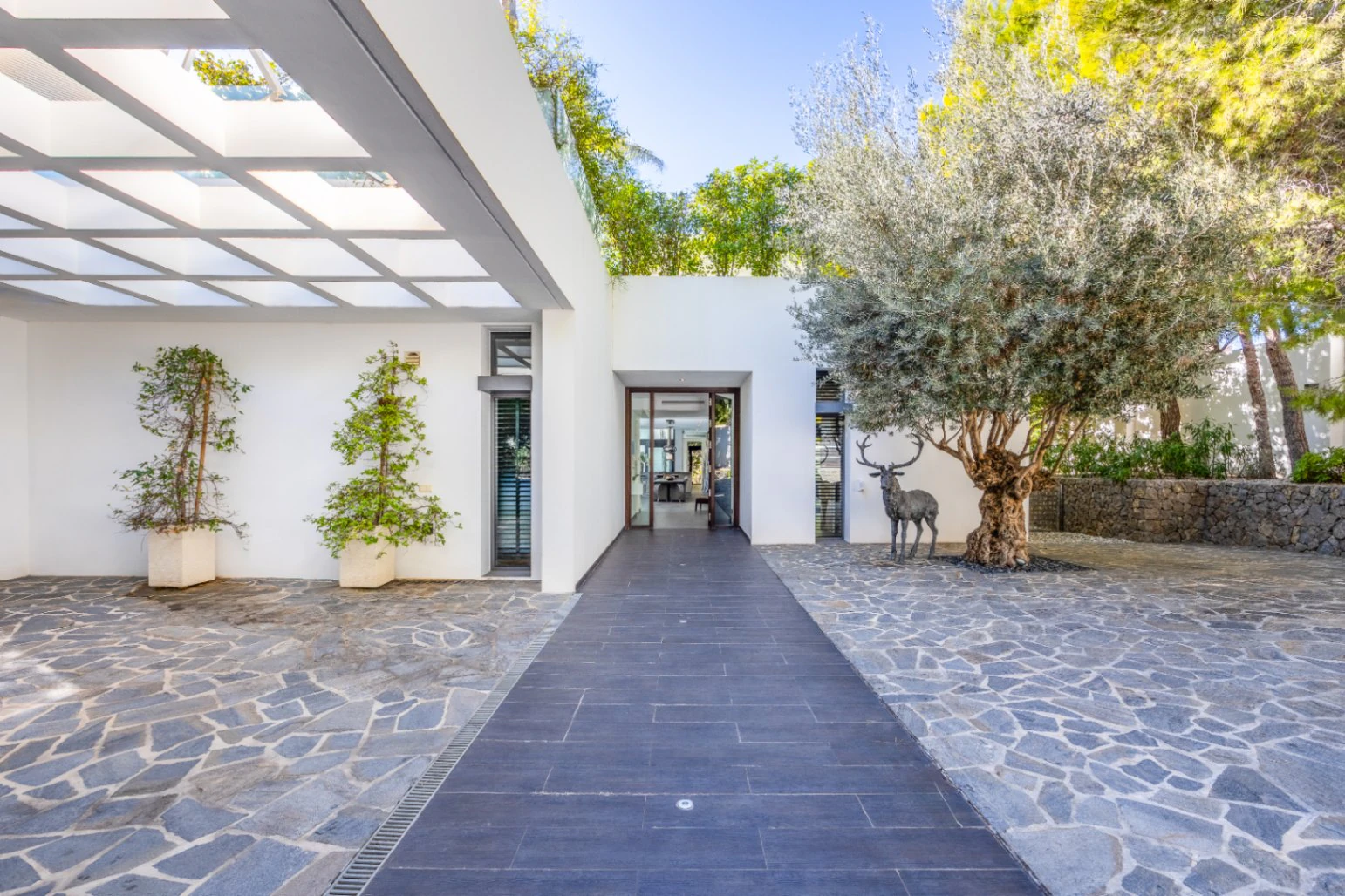 Exclusive Villa in Altea La Vella with a Roof deck and sea Views for sale