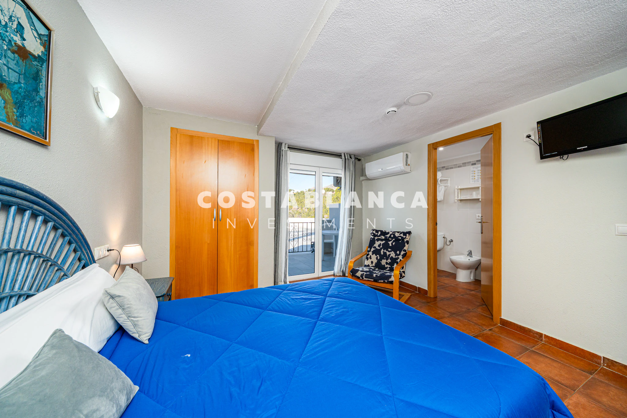 Centrally Located Hotel with Sea Views and Apartment Conversion Opportunity for sale in Altea