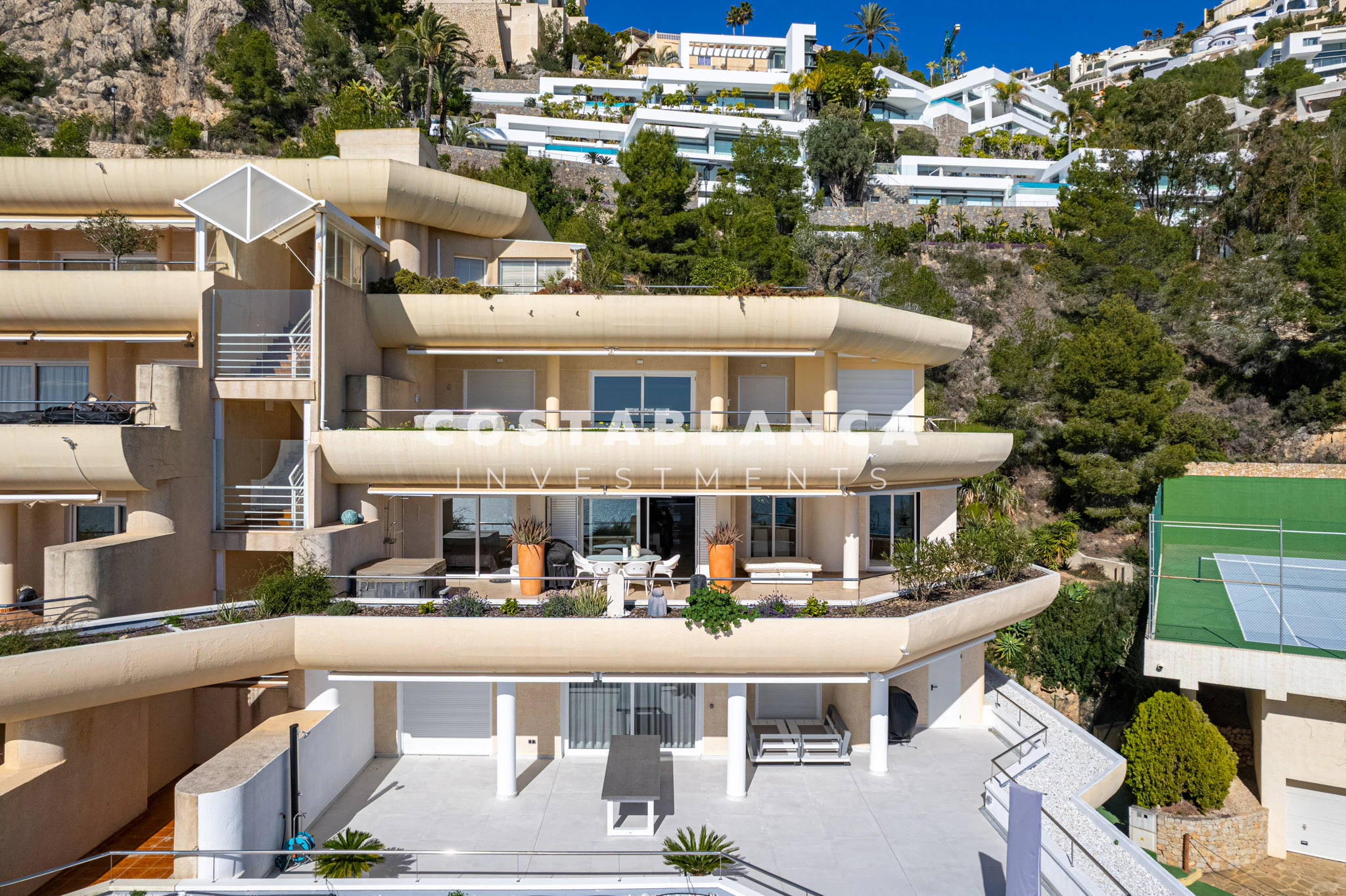 Luksusowe mieszkanie z panoramicznymi widokami i tarasem w Altea Hills