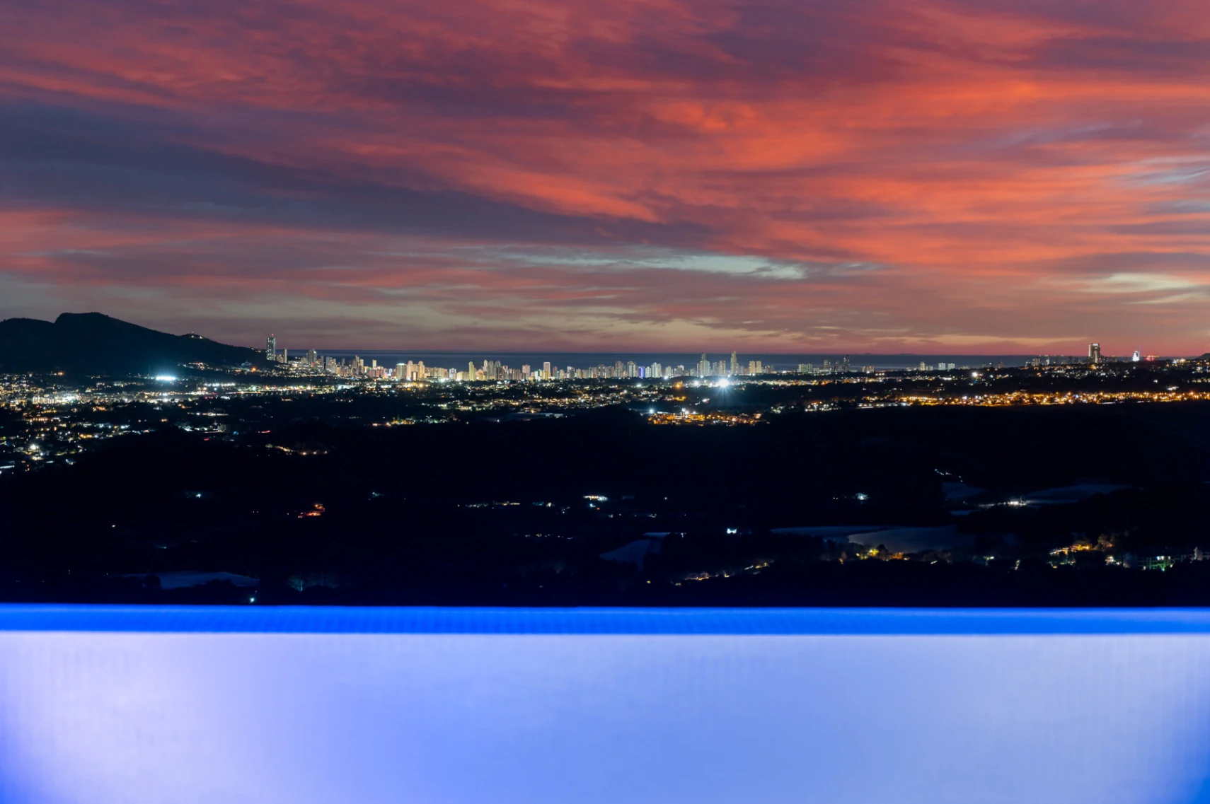 Luxe villa met 7 slaapkamers te koop in Altea met panoramisch uitzicht