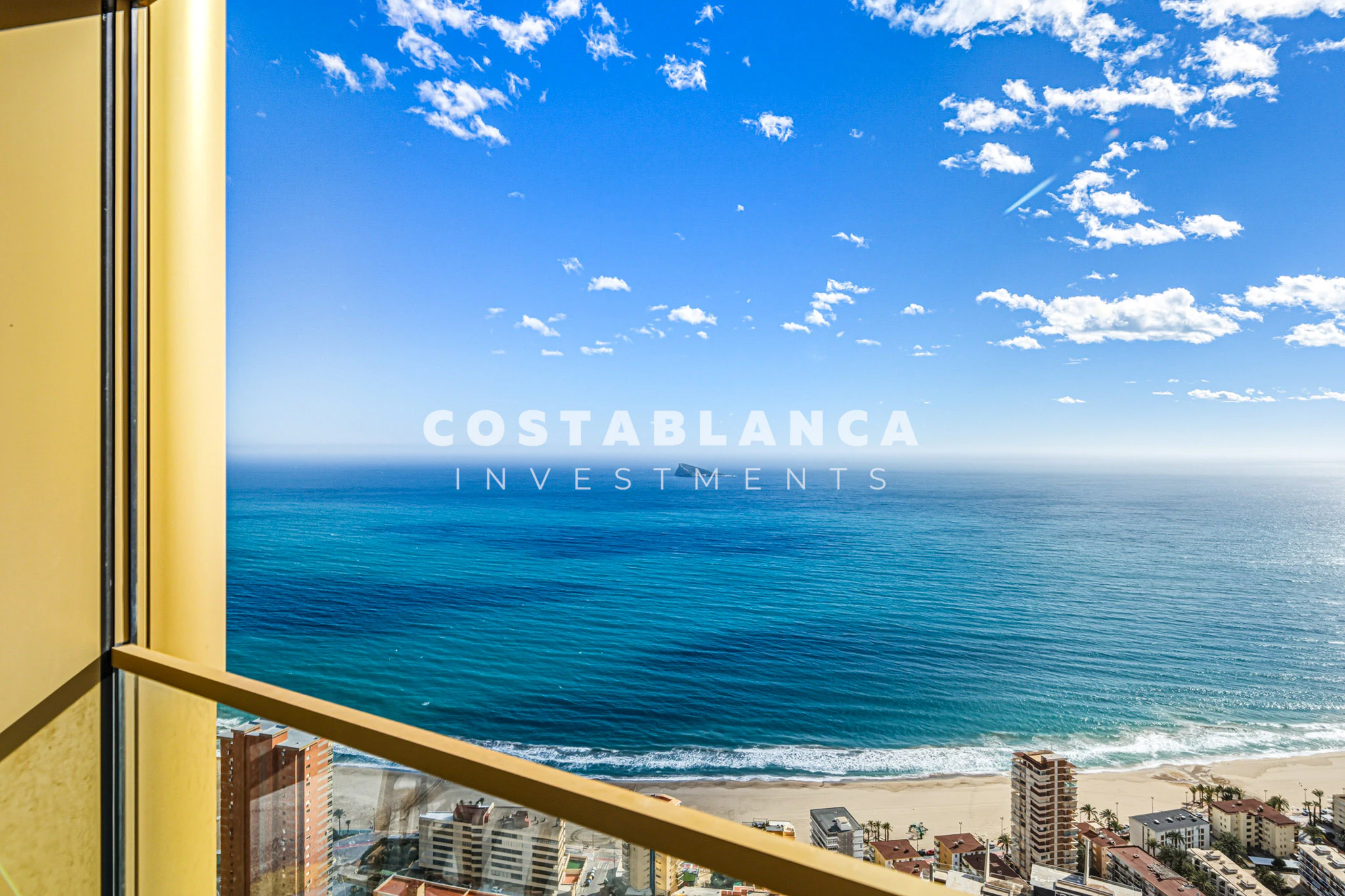 Appartement de luxe au 37e étage avec vues panoramiques sur la mer à Benidorm