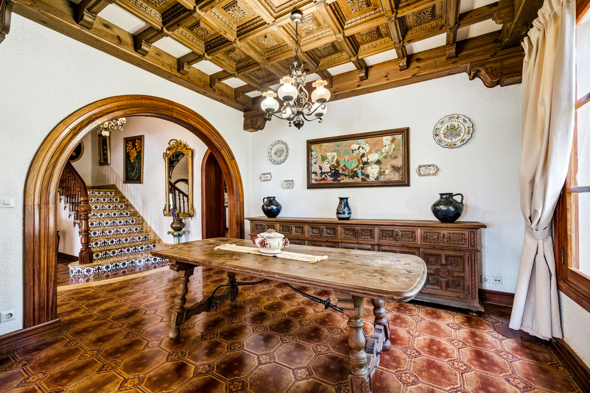 Exclusive Mediterranean Estate with Vineyards and Lakes for sale in Novelda