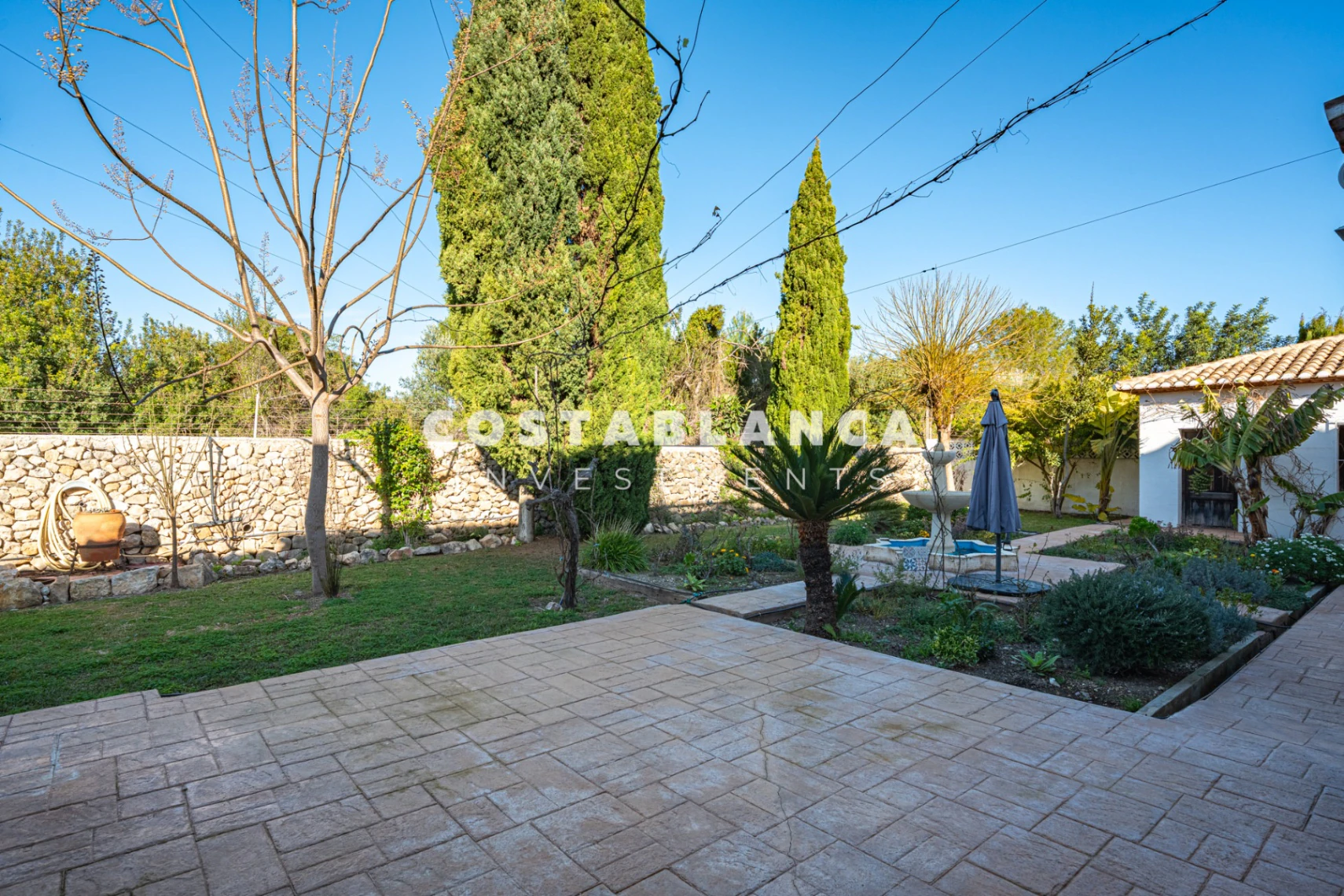 Fully Modernized Luxury Villa with Guest Apartment and Solar Energy for sale in Denia