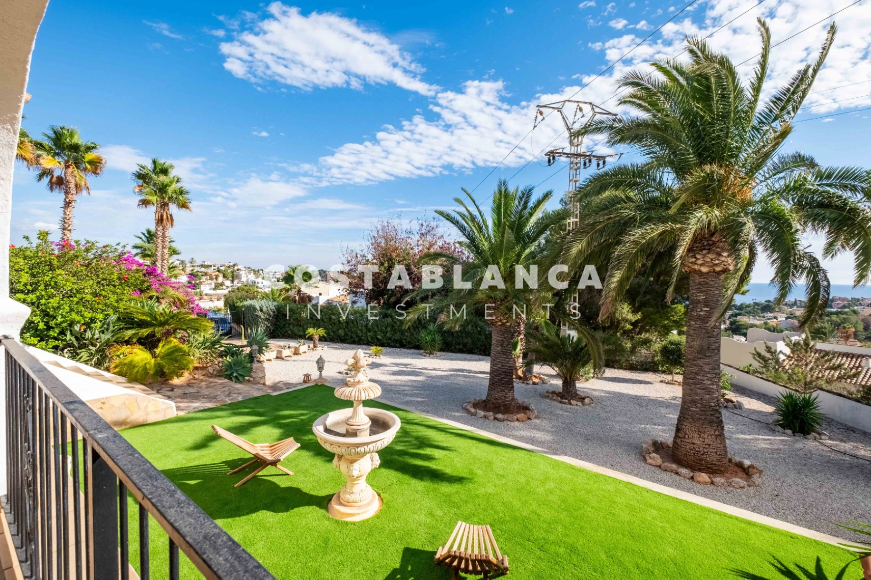 Ruime villa met gastenappartement, uitzicht op zee te koop in Calpe