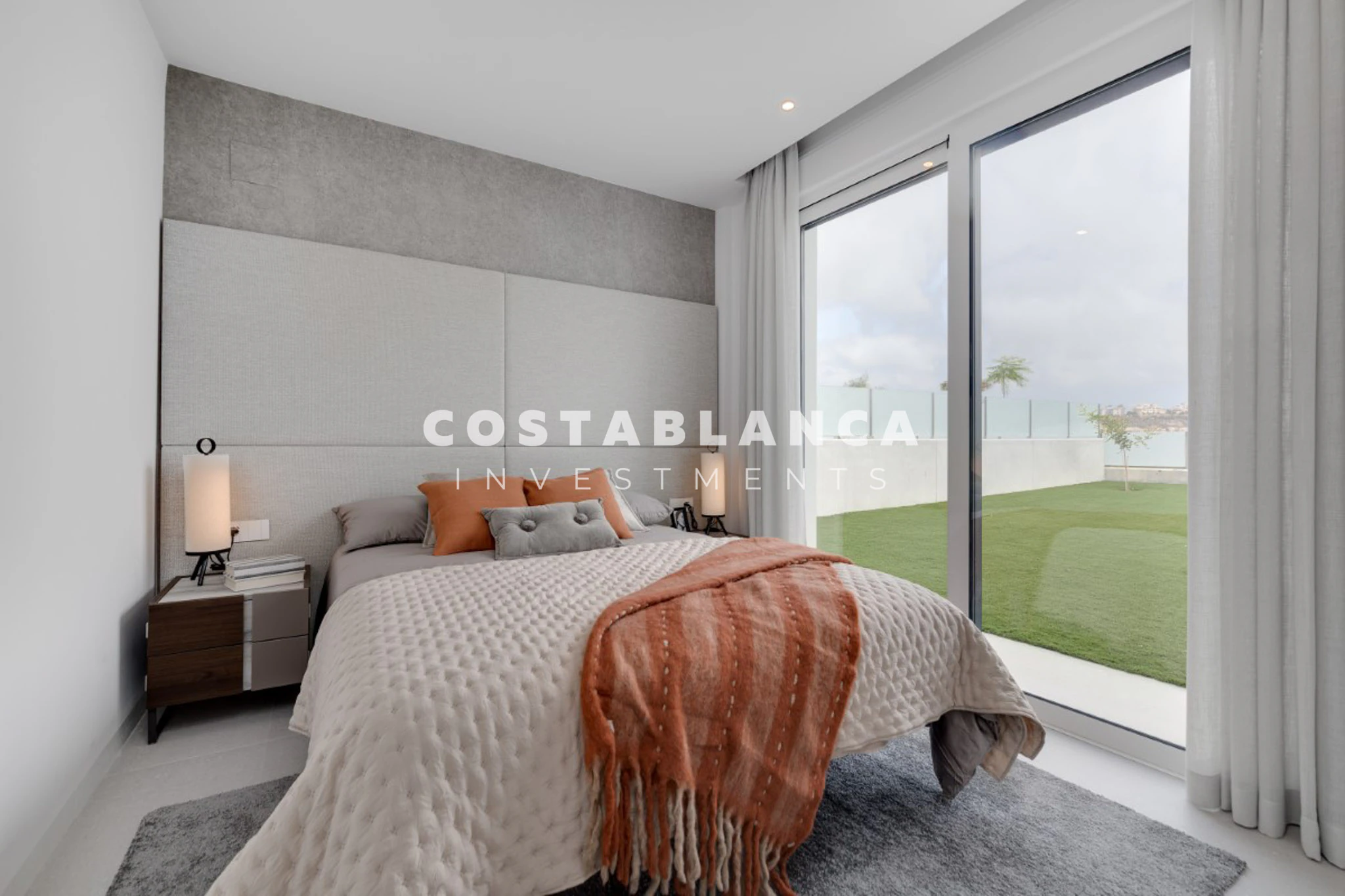 Modern Mediterranean Villa with Solarium and Open Sea Views for sale in Alicante