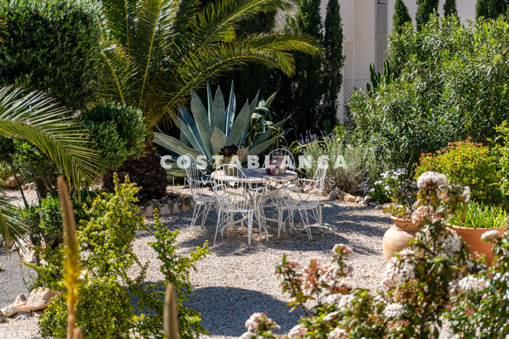 Peaceful Mediterranean Villa with Flat Plot and Open Views for sale in Altea