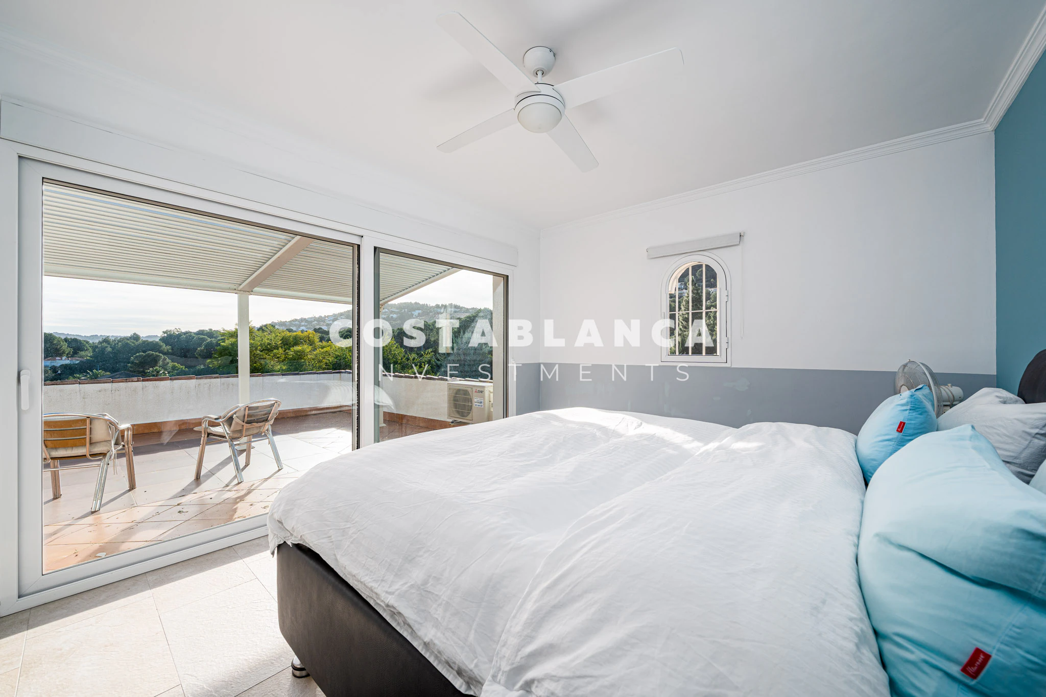 Fully Modernized Luxury Villa with Guest Apartment and Solar Energy for sale in Denia