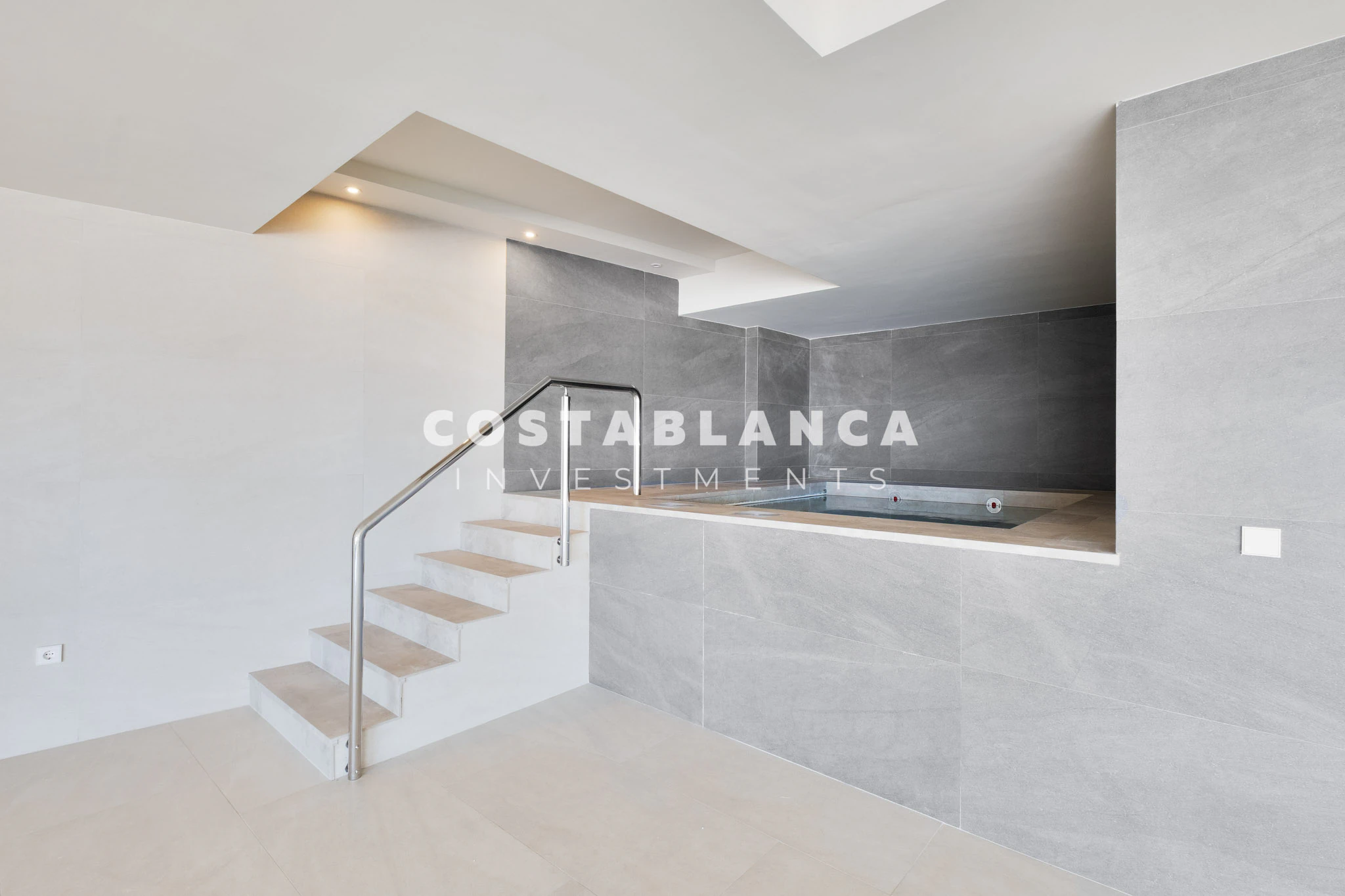 Exceptional First Line Penthouse with Panoramic Sea Views in Villajoyosa