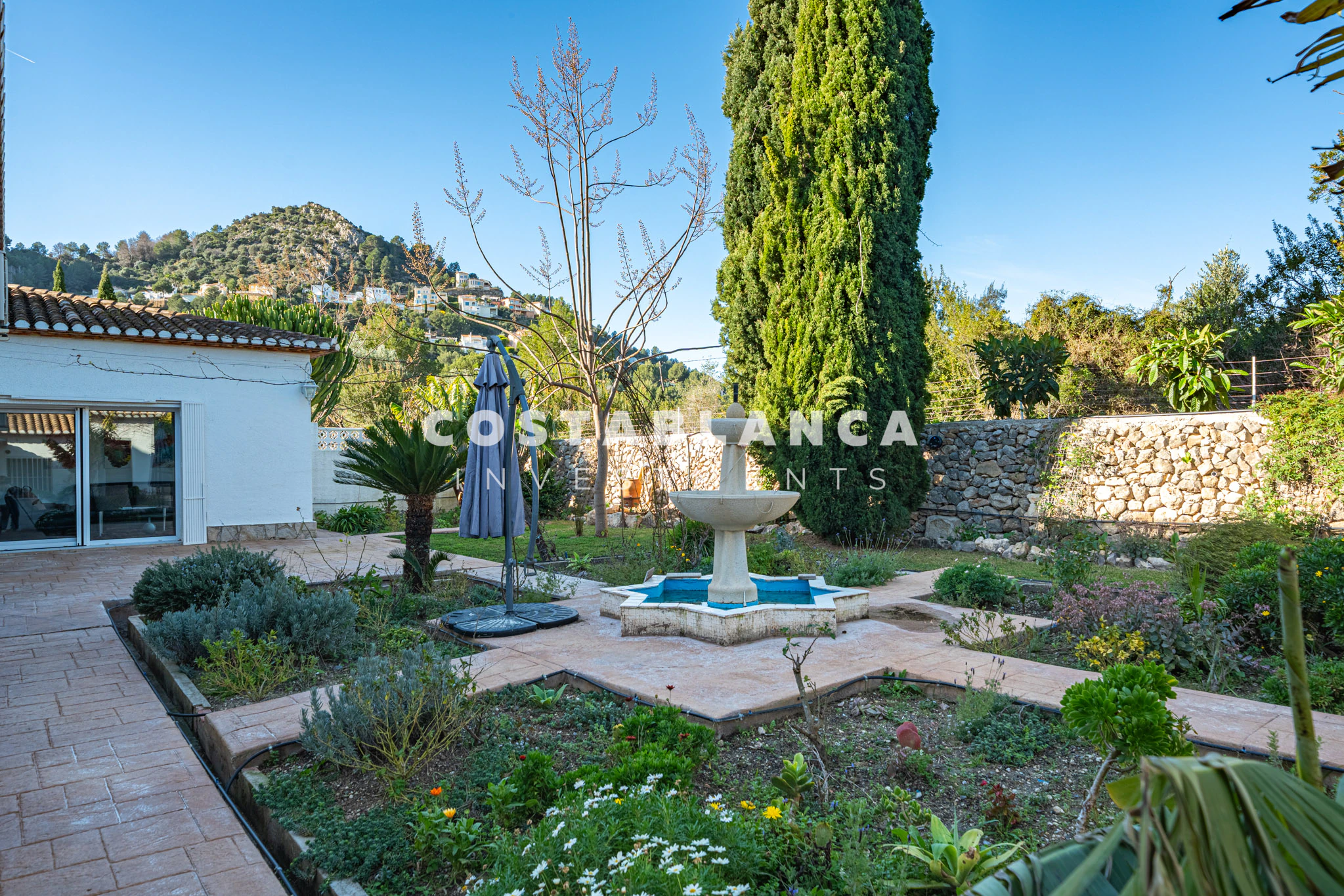 Fully Modernized Luxury Villa with Guest Apartment and Solar Energy for sale in Denia
