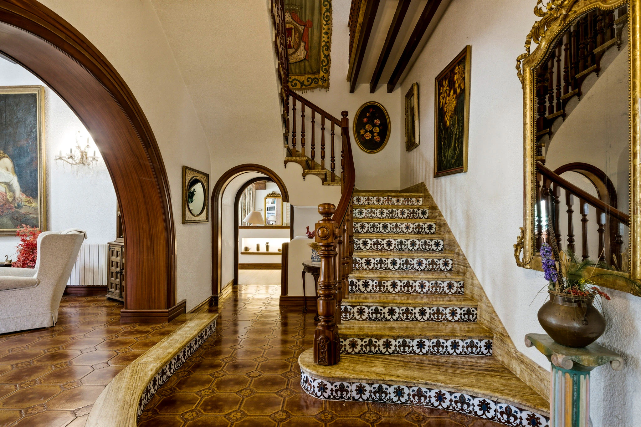 Exclusive Mediterranean Estate with Vineyards and Lakes for sale in Novelda