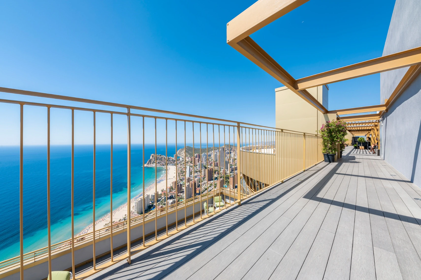 43. Etage Residence mit Meer- und Bergblick zu verkaufen in Benidorm