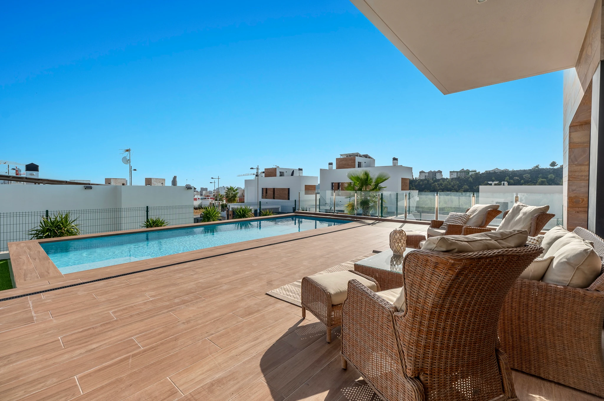 Villa Moderna en Venta en Finestrat con Garaje y Solarium