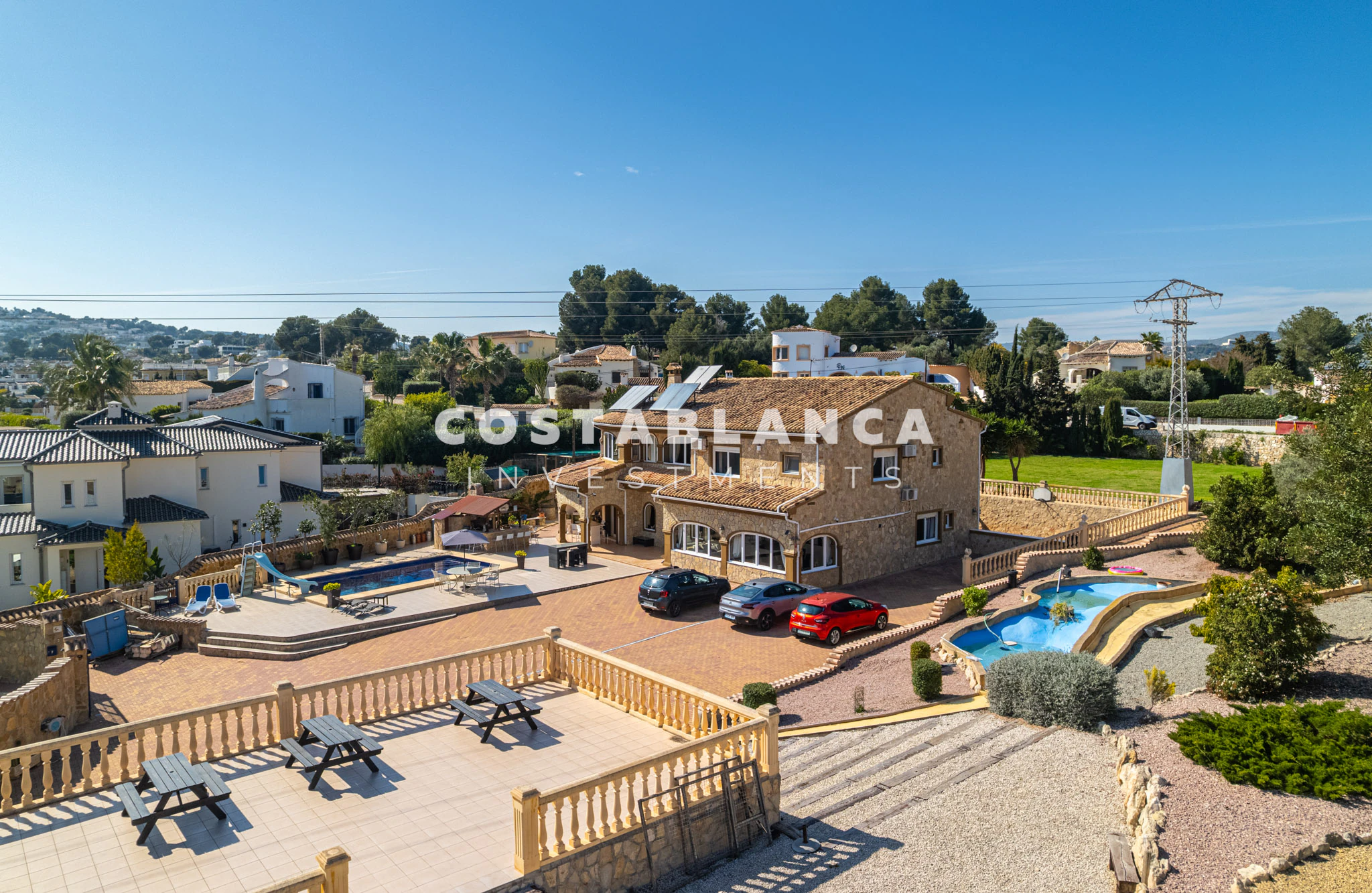 Privé luxe landgoed op 3.850 m² perceel met uitbreidingsmogelijkheden te koop in Moraira