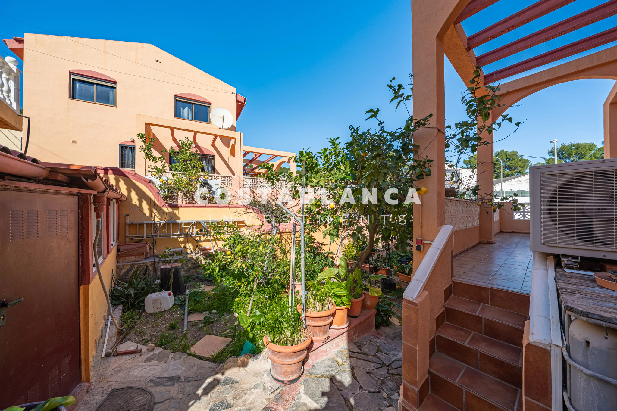 Large Family Home with Pool and Summer Kitchen for sale in La Nucía