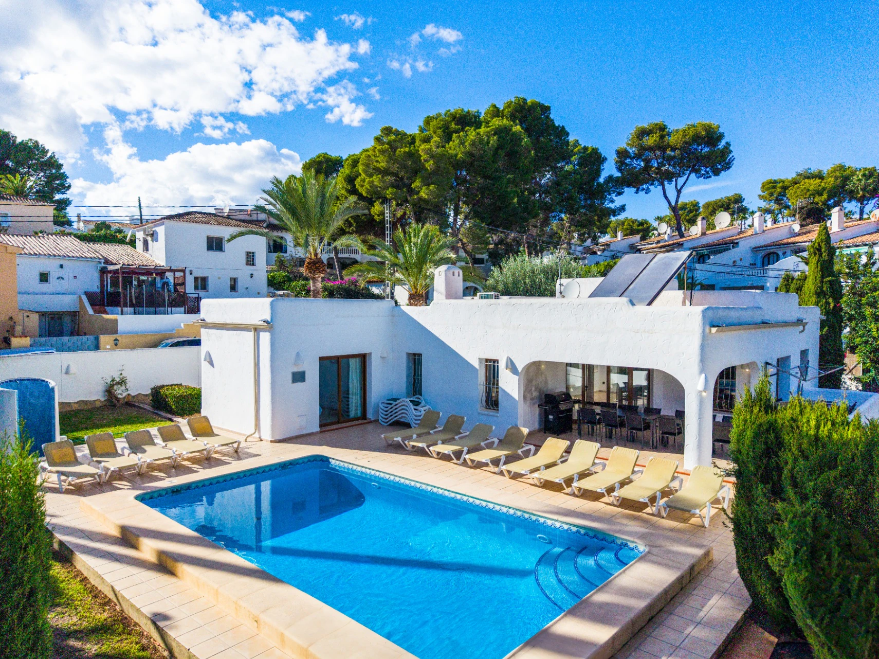 M34 - Spacious 10 Bedroom Villa for sale in Moraira with Private Pool and Garden