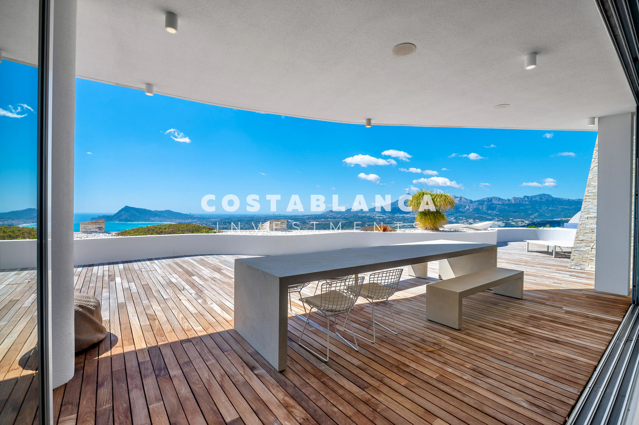 Luxury Penthouse with Panoramic Sea & Mountain Views for sale in Altea La Vella