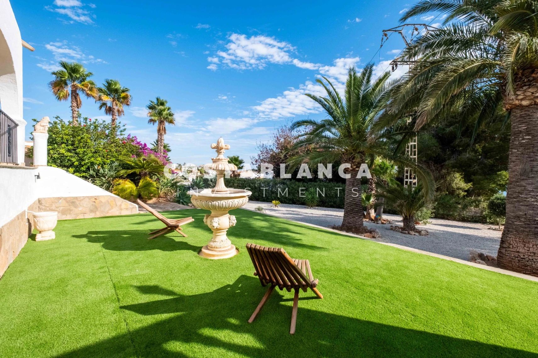 Ruime villa met gastenappartement, uitzicht op zee te koop in Calpe