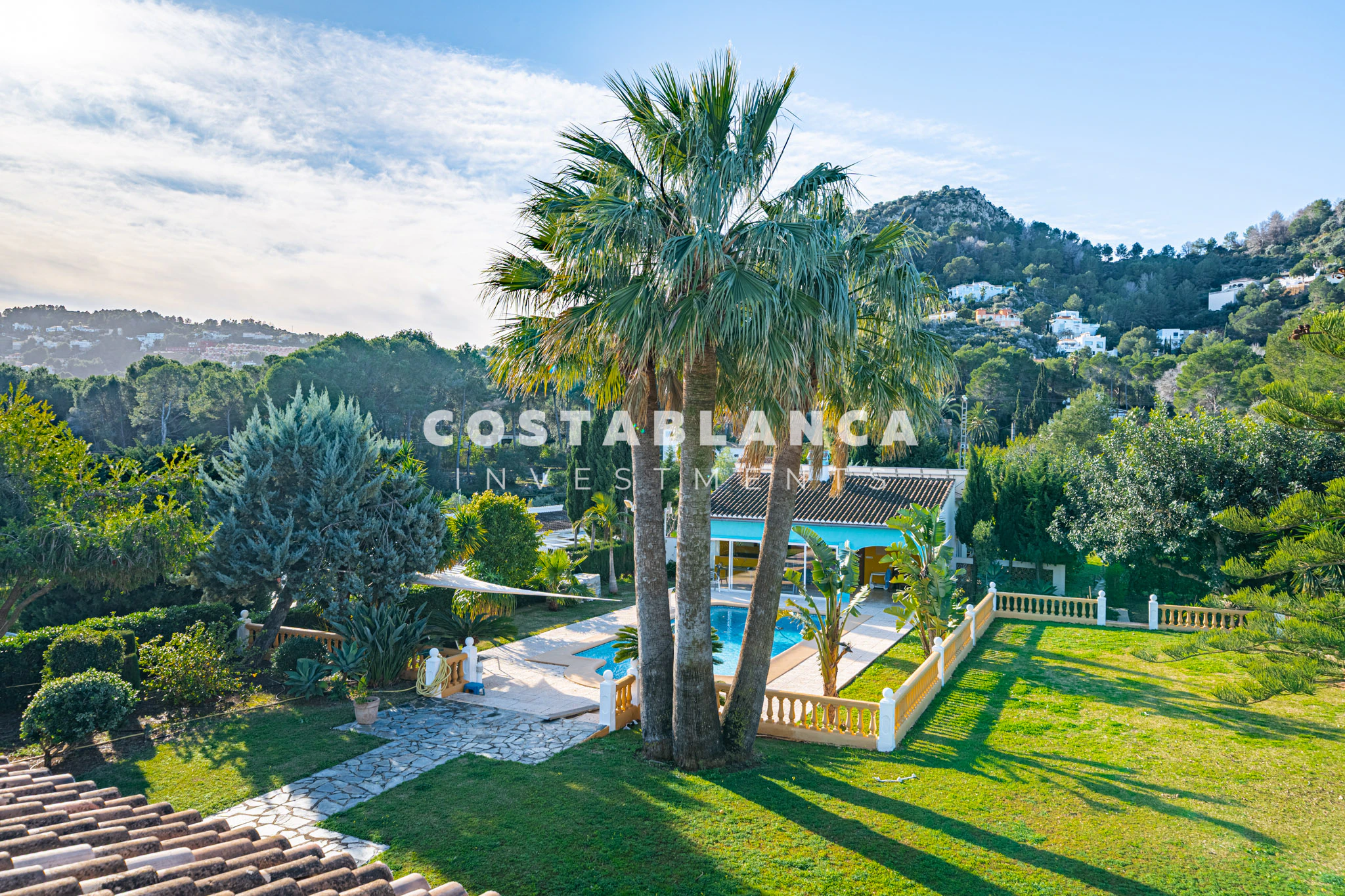 Fully Modernized Luxury Villa with Guest Apartment and Solar Energy for sale in Denia