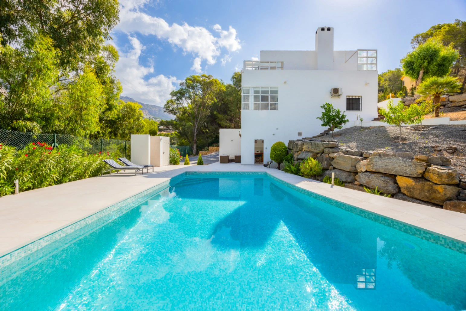 Spacious Villa for Sale in Altea la Vella with Sea Views and Golf Course Access