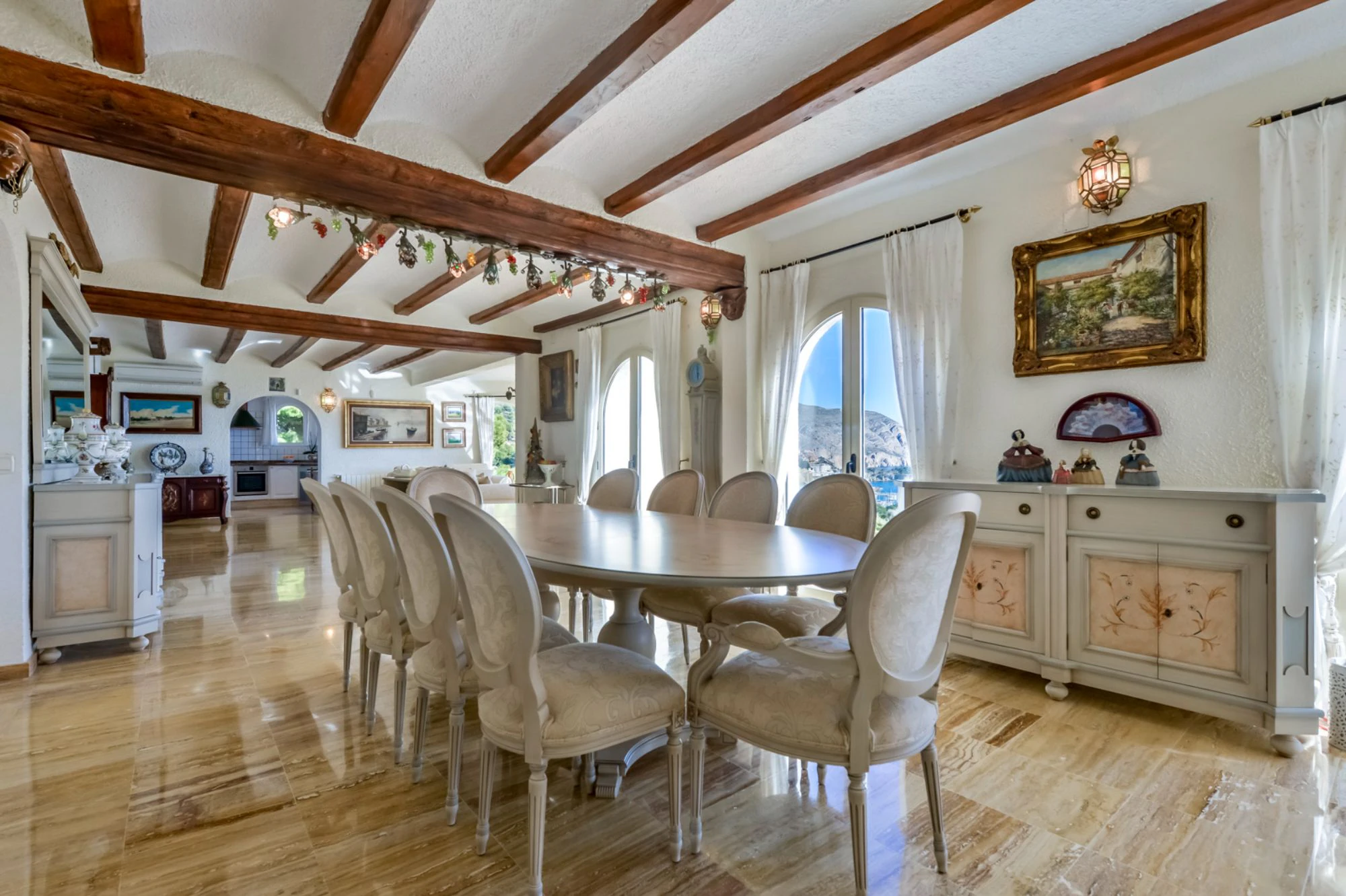 ELEGANCKA WILLA W STYLU HISZPAŃSKIM NA SPRZEDAŻ W ALTEA Z PANORAMICZNYM WIDOKIEM NA MORZE I APARTAMENTEM DLA GOŚCI W MASCARAT