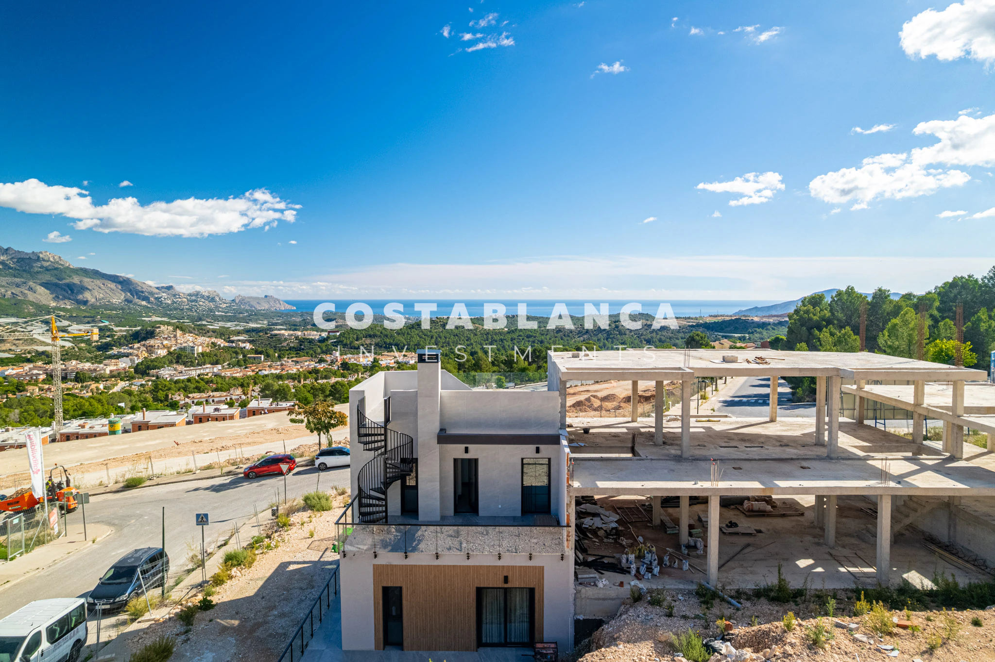 P24 - NEW BUILD VILLA WITH SEA AND MOUNTAIN VIEWS FOR SALE IN POLOP - Completion Date: June 2026