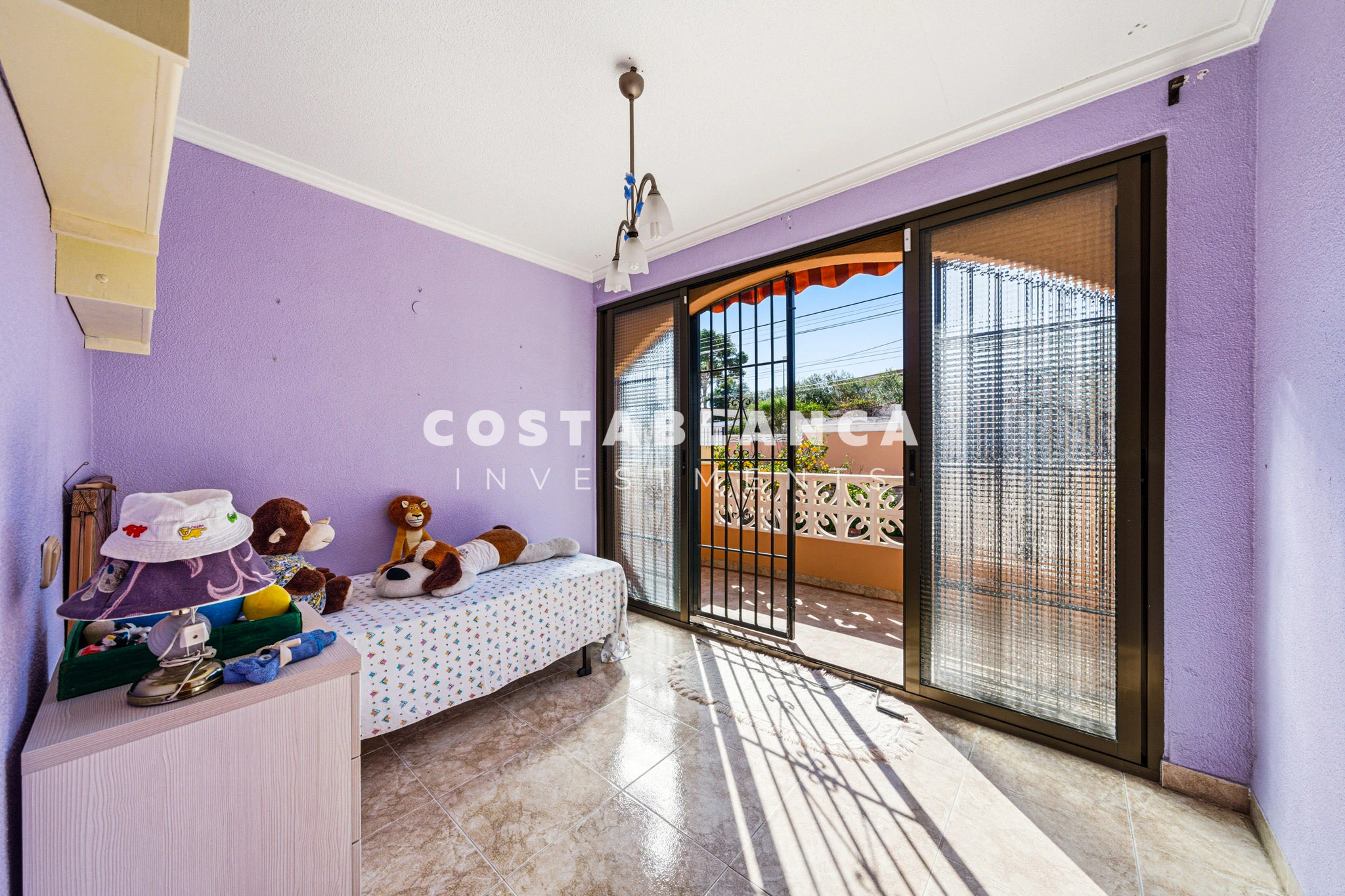 Large Family Home with Pool and Summer Kitchen for sale in La Nucía